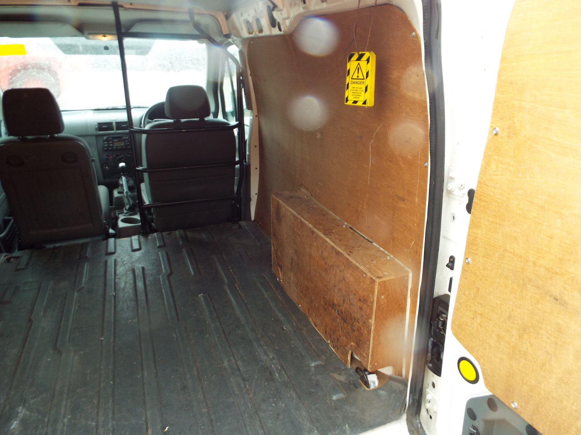 Ford Transit Connect T200 TDDi Panel Van - Image 14 of 17