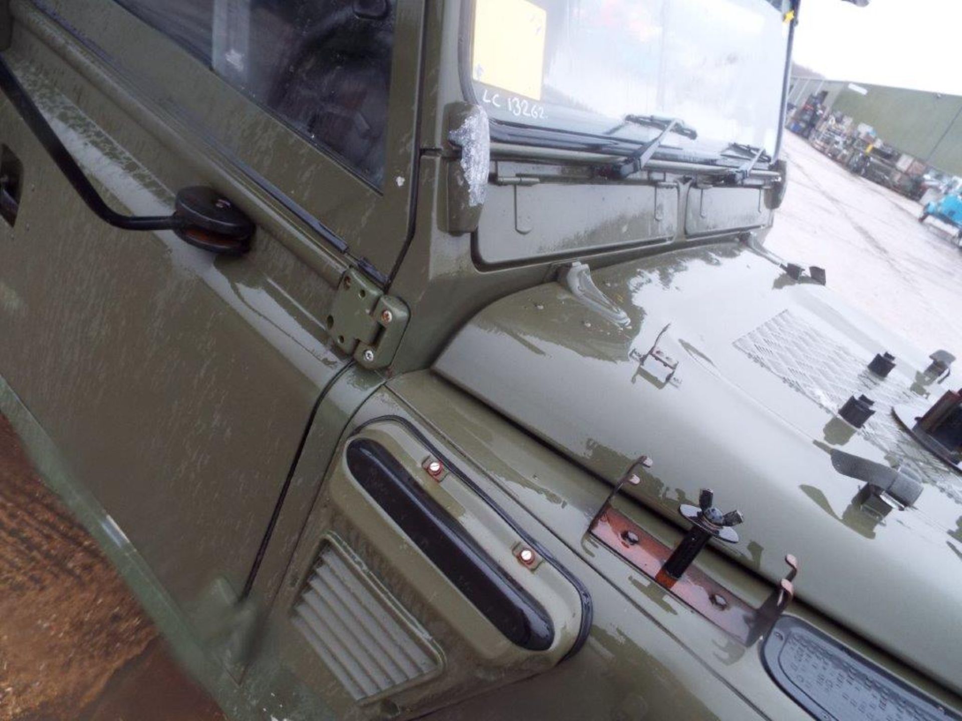Military Specification Land Rover Wolf 130 Ambulance - Bild 16 aus 25