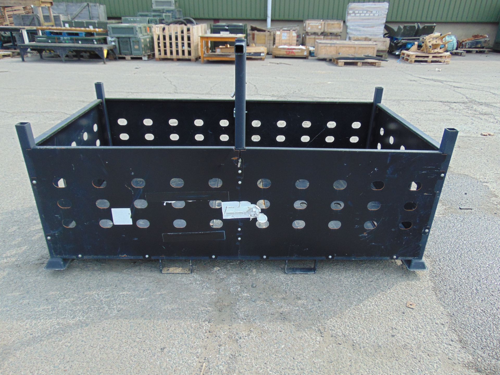 Heavy Duty Stackable Equipment Container - Bild 4 aus 7