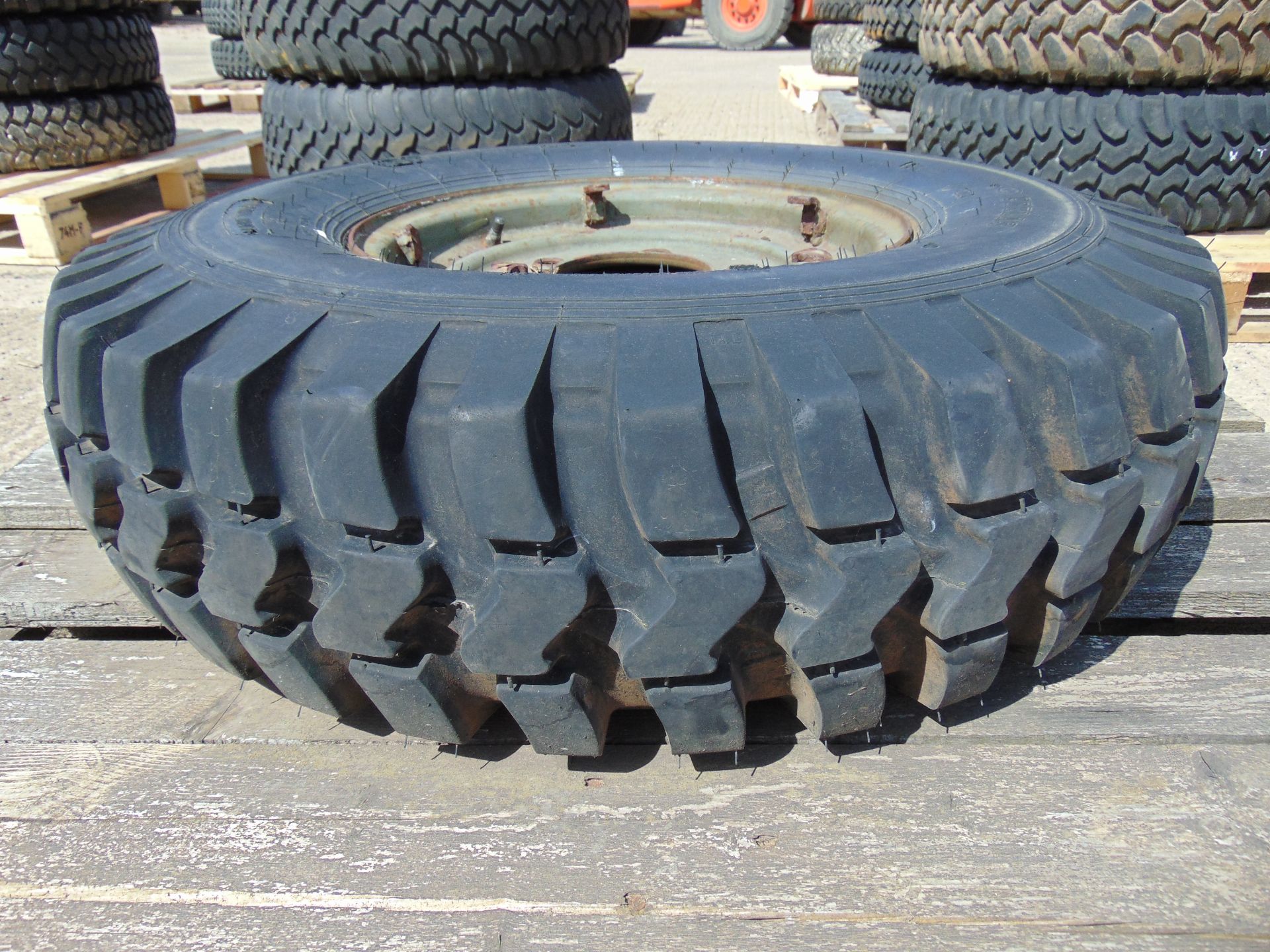 1 x Petlas 9.00 x 16 Tyre complete with 5 stud rim - Image 2 of 6