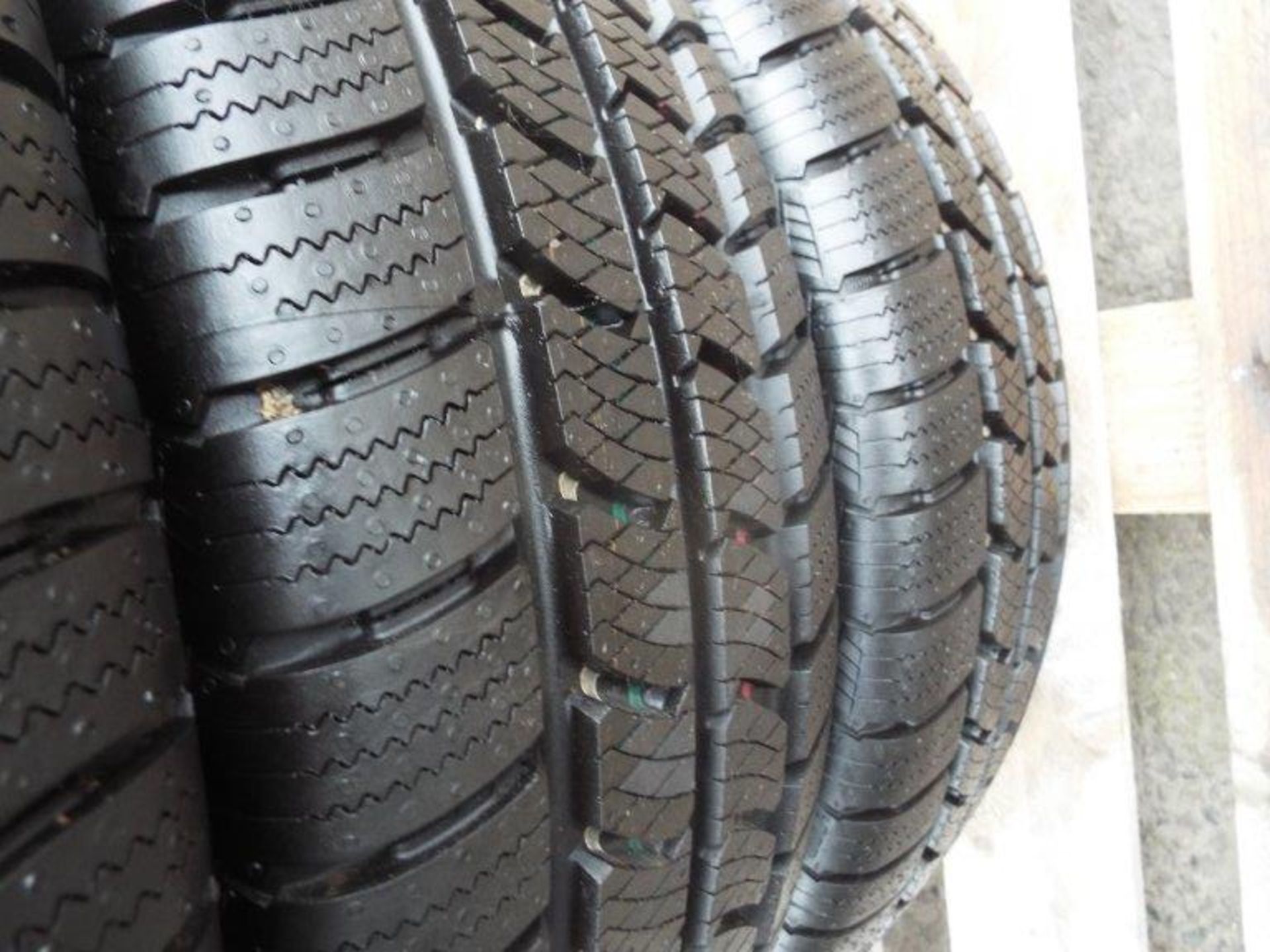 4 x Continental Vancowinter 2 225/75 R16 C Winter Tyres - Image 7 of 9