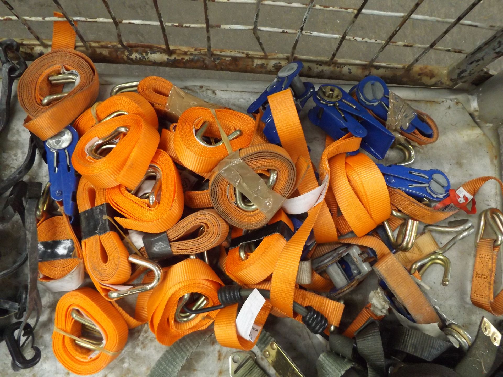 Mixed Stillage of Ratchets, Straps and Harnesses - Image 2 of 7