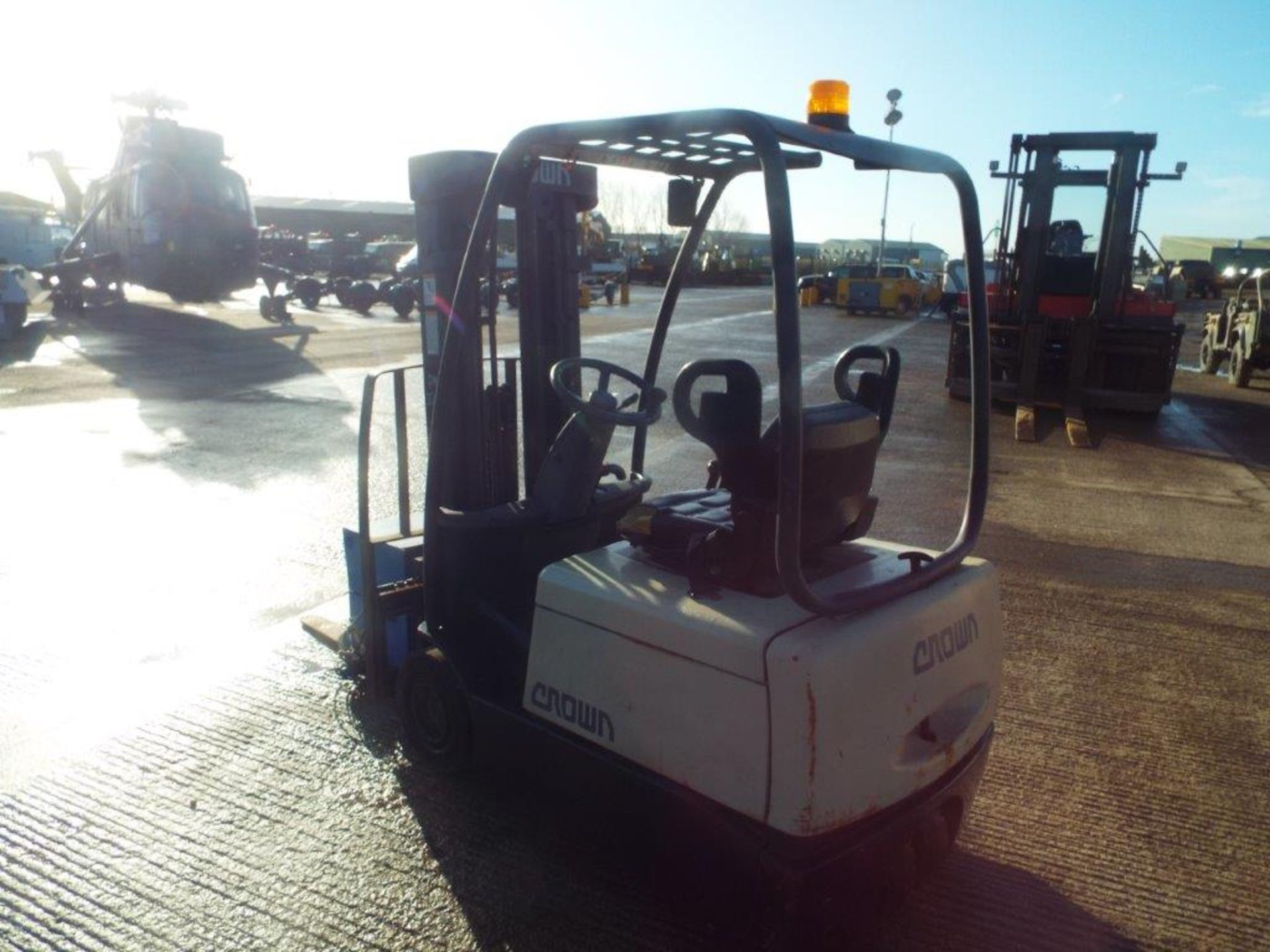 Crown SC30 OPT2 Electric Forklift - Bild 5 aus 23