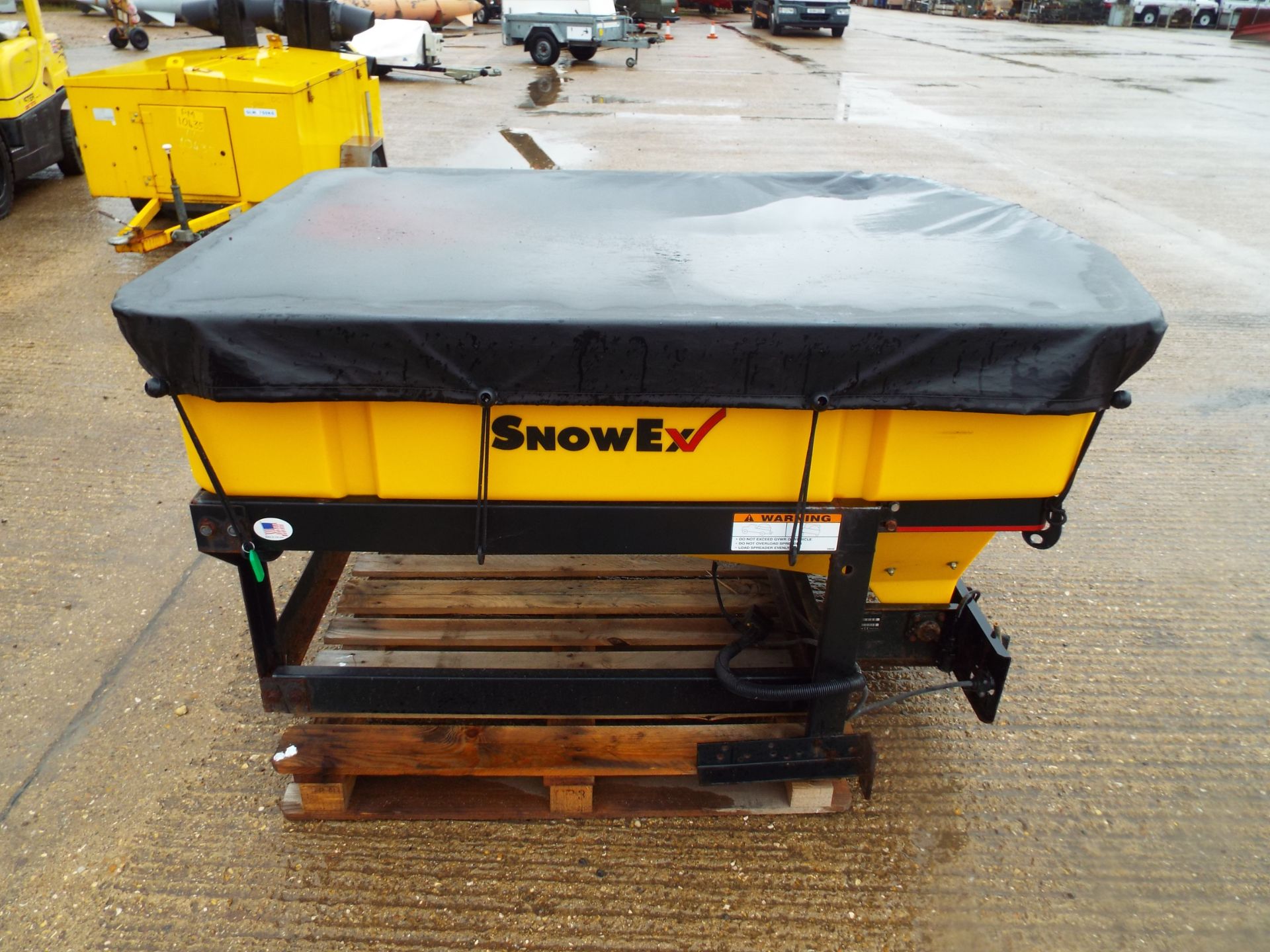 Snow Ex Vee Pro 6000 Salt Spreader - Image 8 of 15