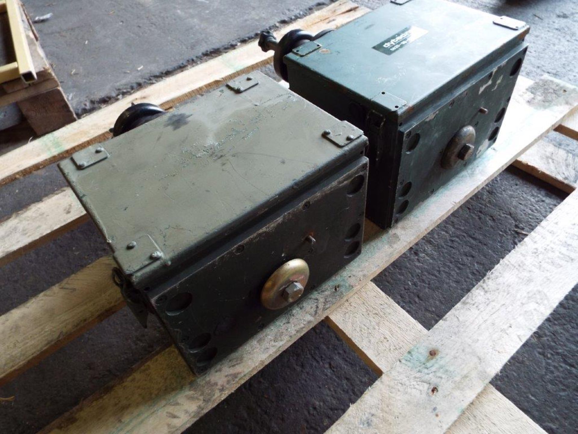 2 x Land Rover ATU Wing Boxes Complete with Aerial Bases and Tuaam's - Bild 2 aus 8