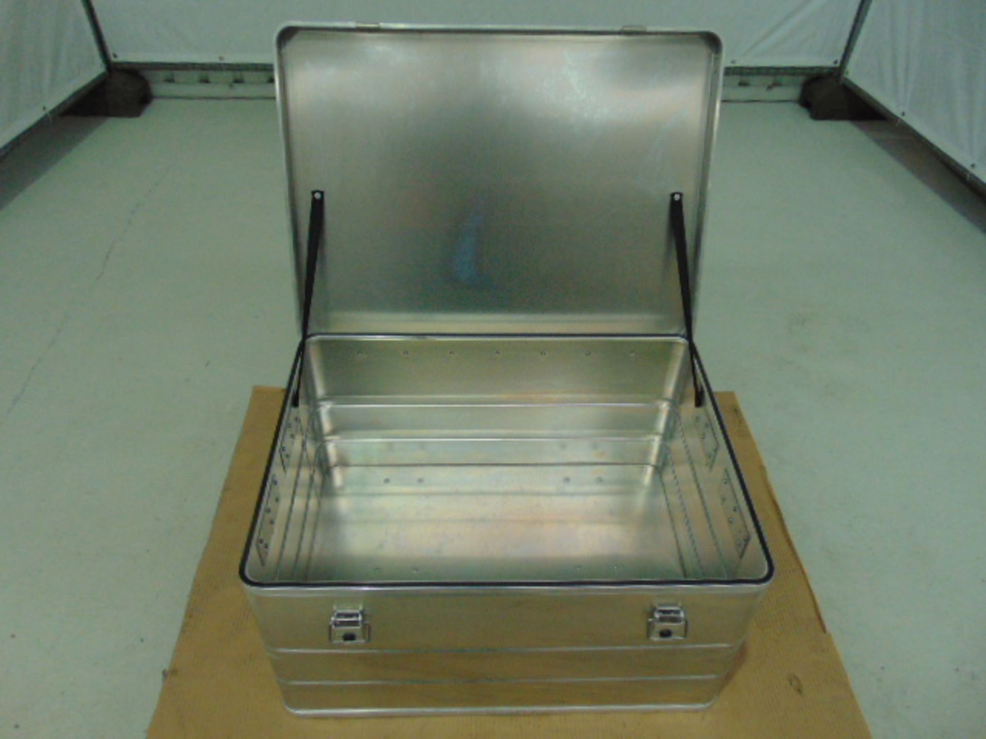 Unissued Heavy Duty Aluminium Stacking Case - Image 2 of 8