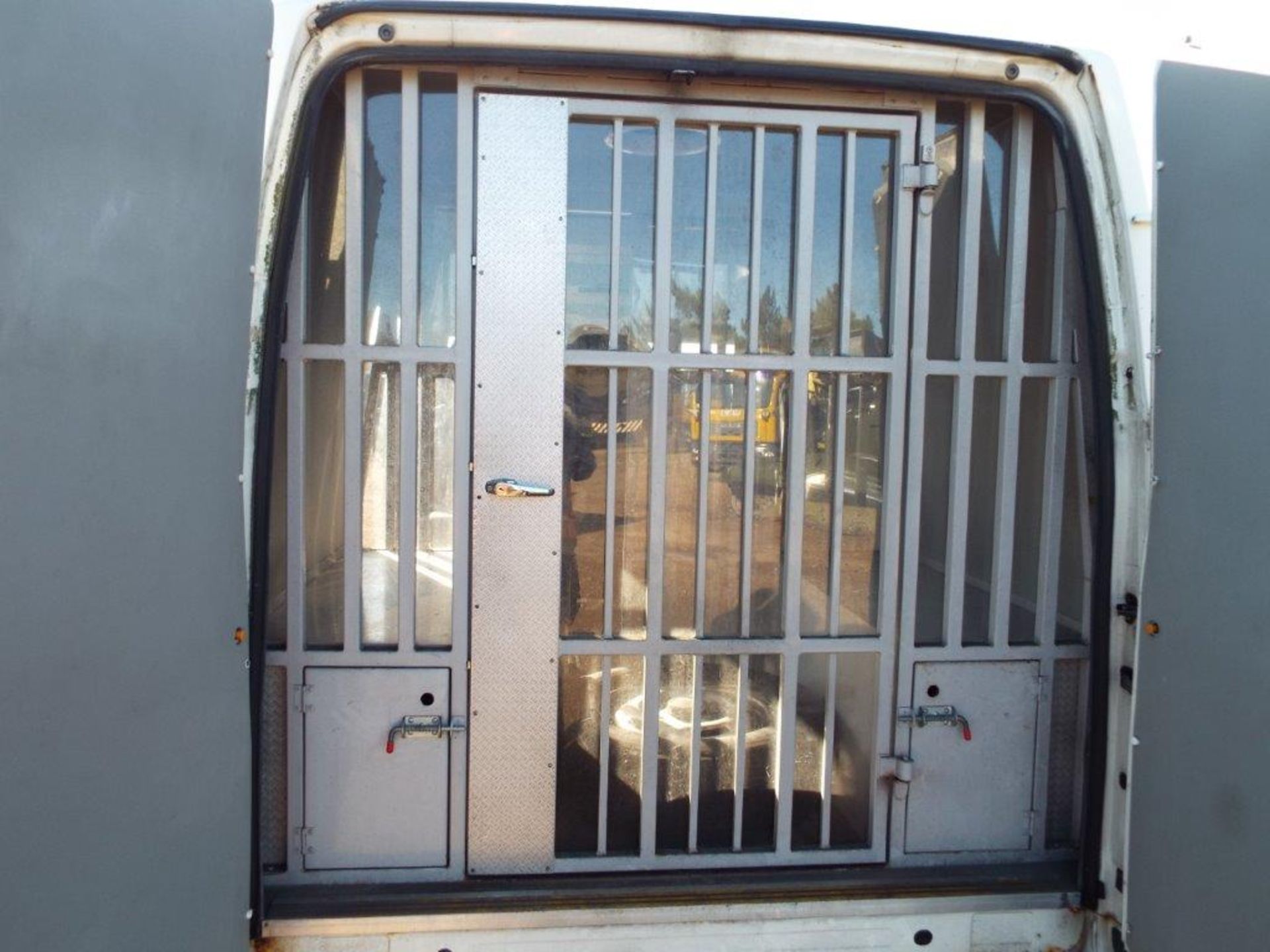 Ford Transit 330 SWB Crew Cab Panel Van with Rear Security Cage - Image 16 of 26
