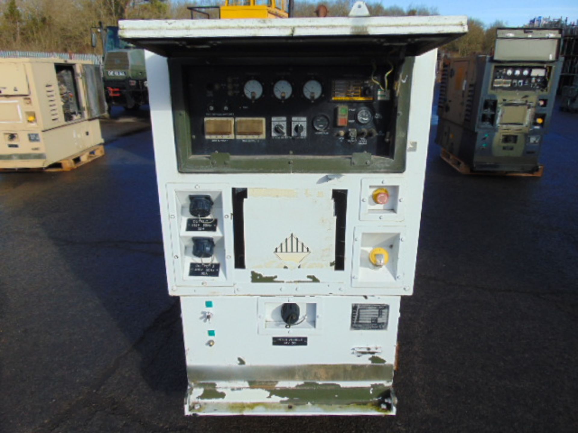 Harrington 28.7 KVA 3 phase Diesel Generator. - Image 4 of 10