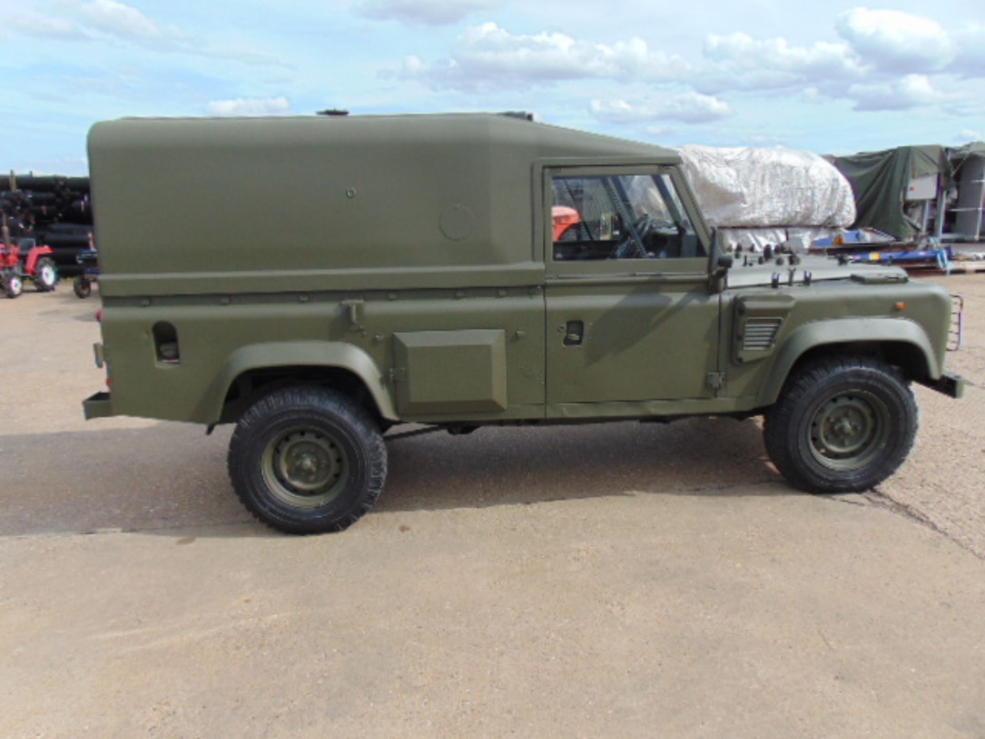 Military Specification Land Rover Wolf 110 Hard Top FFR (Radio Fit) 47,000 miles only - Bild 8 aus 21