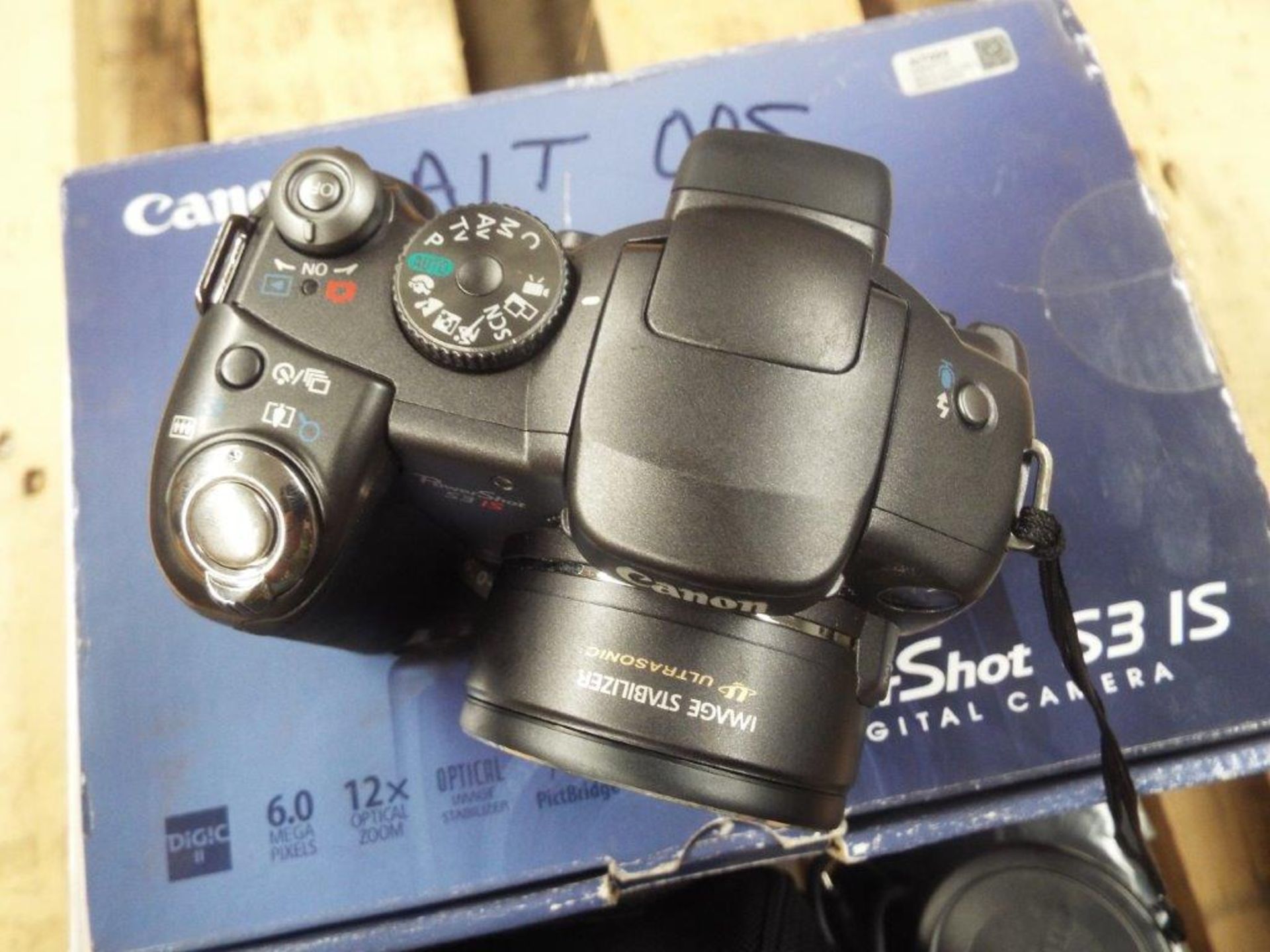 Canon Powershot S3 IS 6.0MP Digital Camera - Image 4 of 8