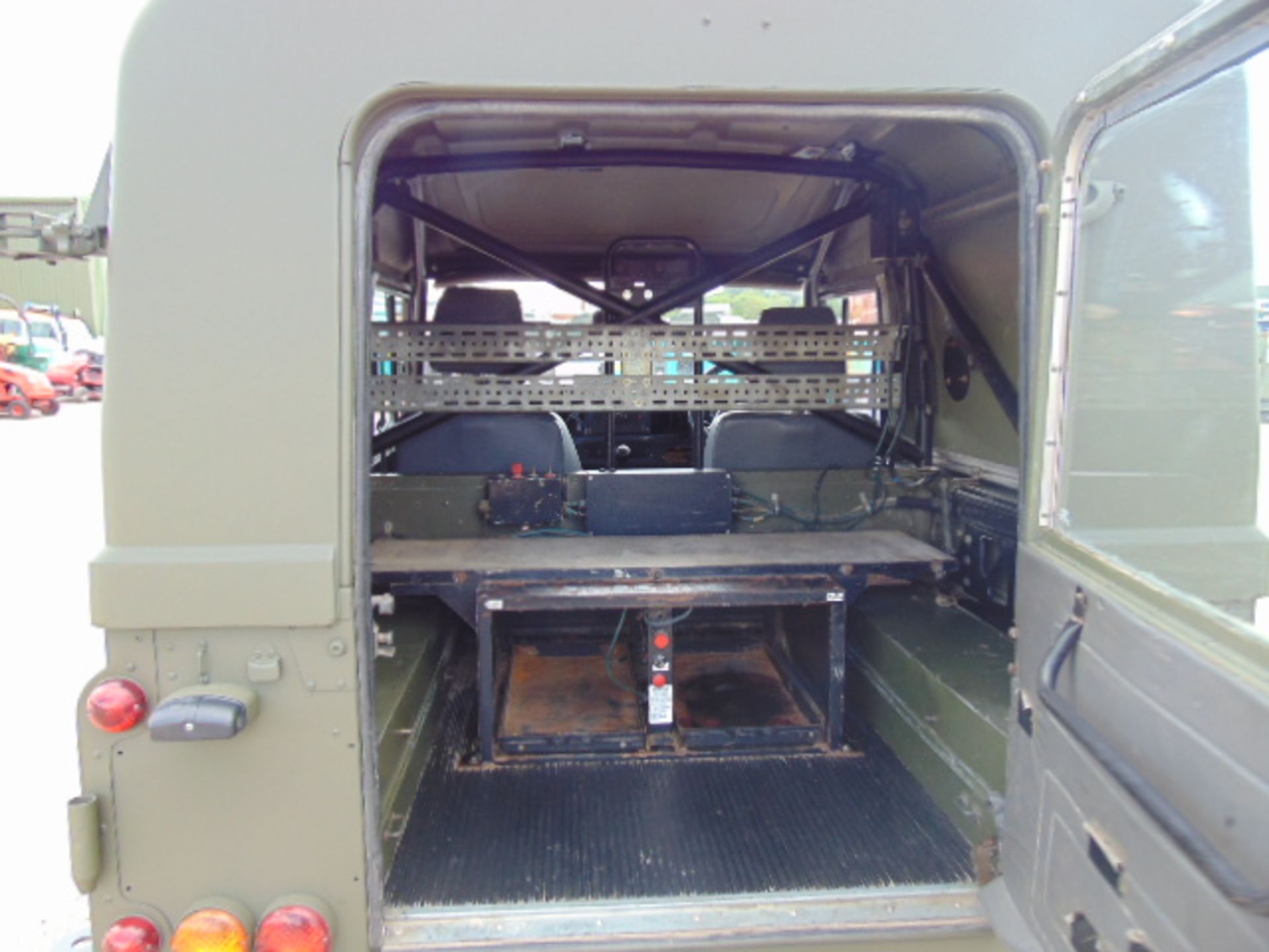 Military Specification Land Rover Wolf 90 Hard Top - Bild 12 aus 24