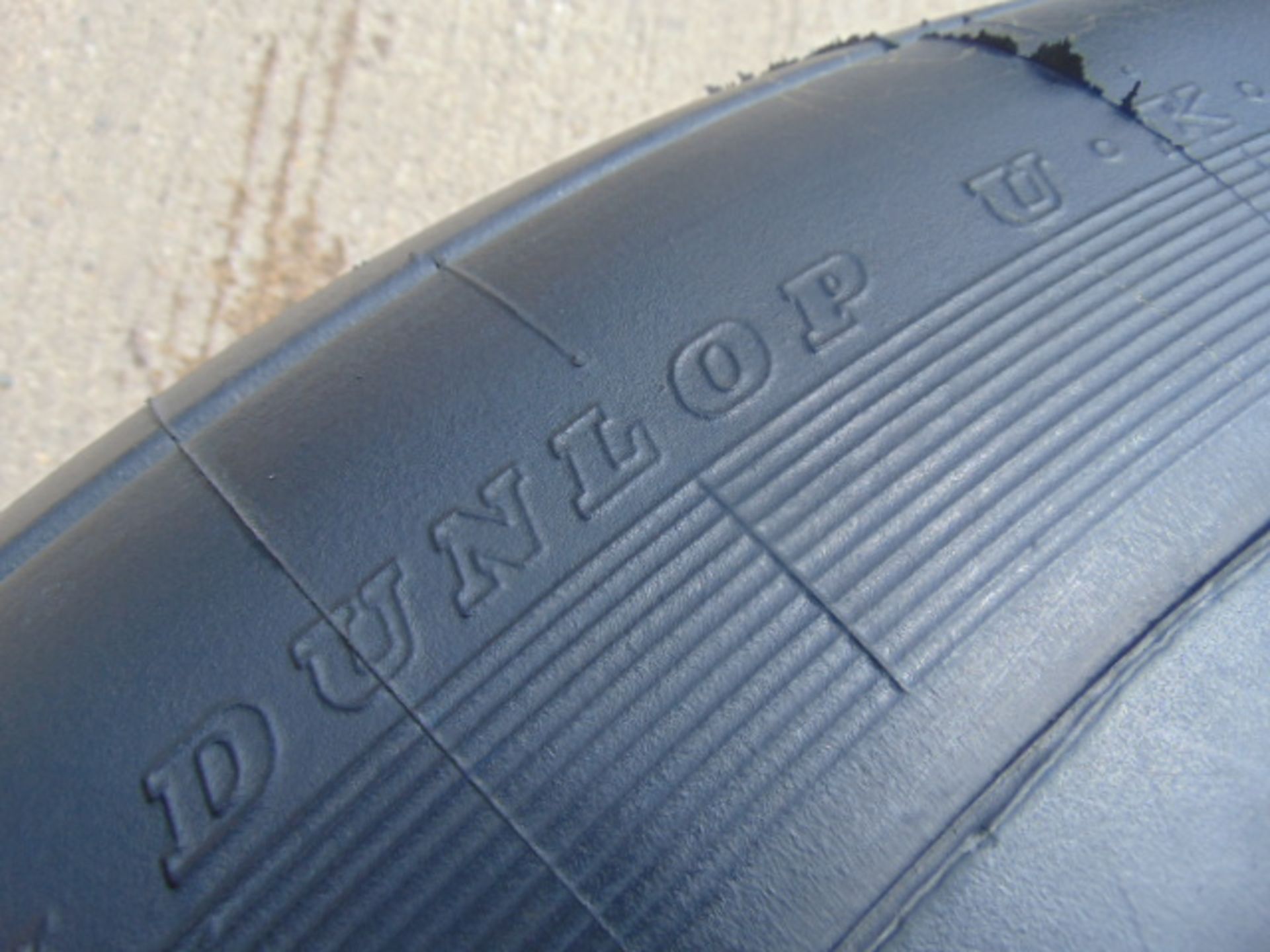 2 x Dunlop 52x20.5-20 VC10 Aircraft Tyres - Image 3 of 8