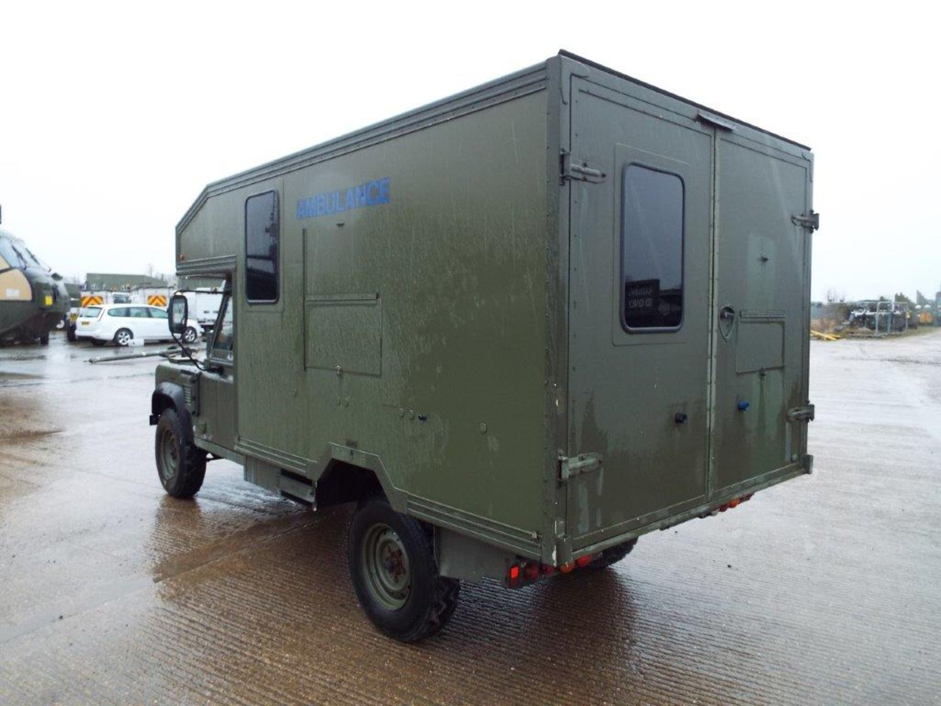 Military Specification Land Rover Wolf 130 Ambulance - Bild 5 aus 25