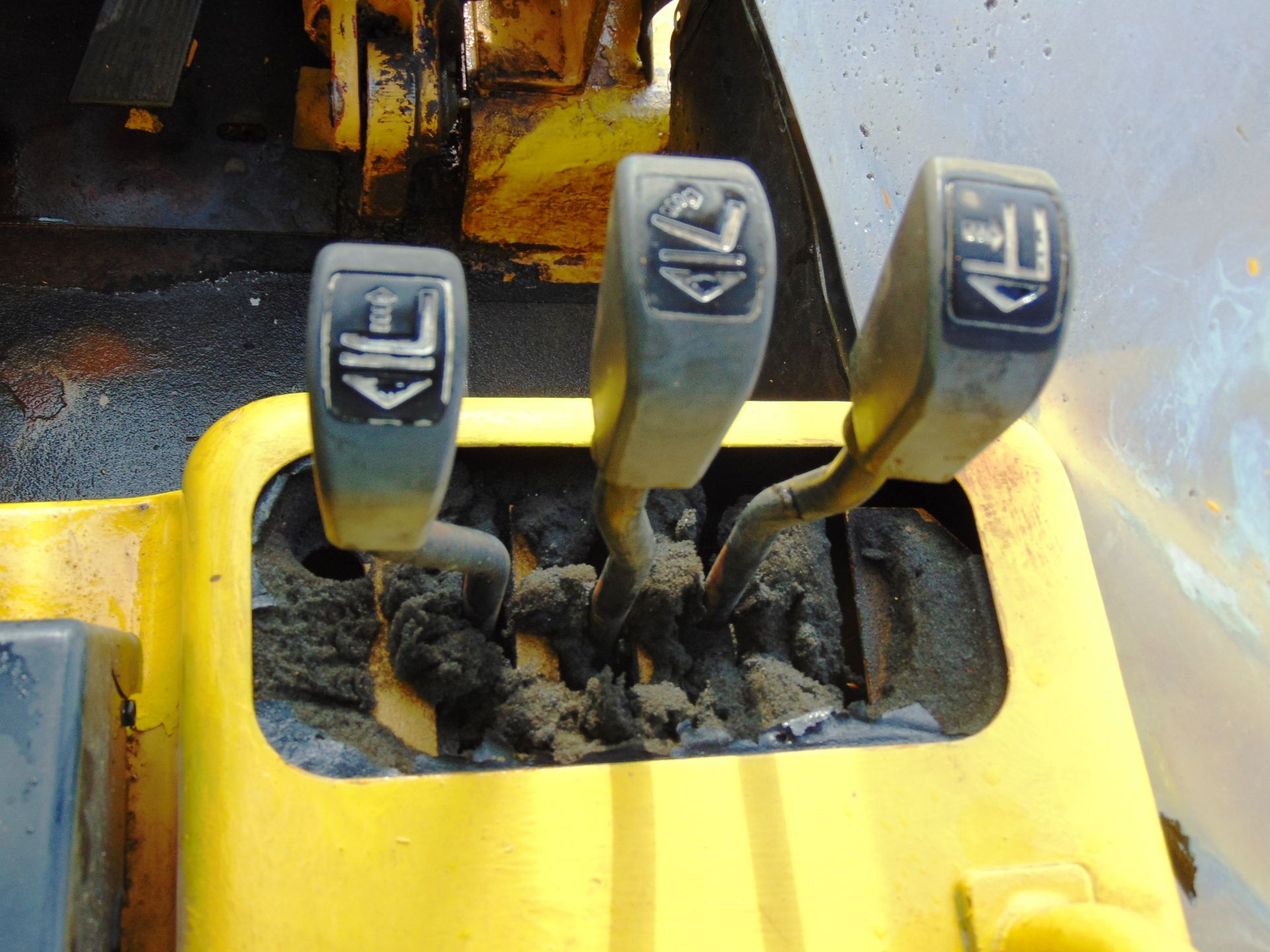Caterpillar V50D Counter Balance Gas Powered Forklift - Image 15 of 25