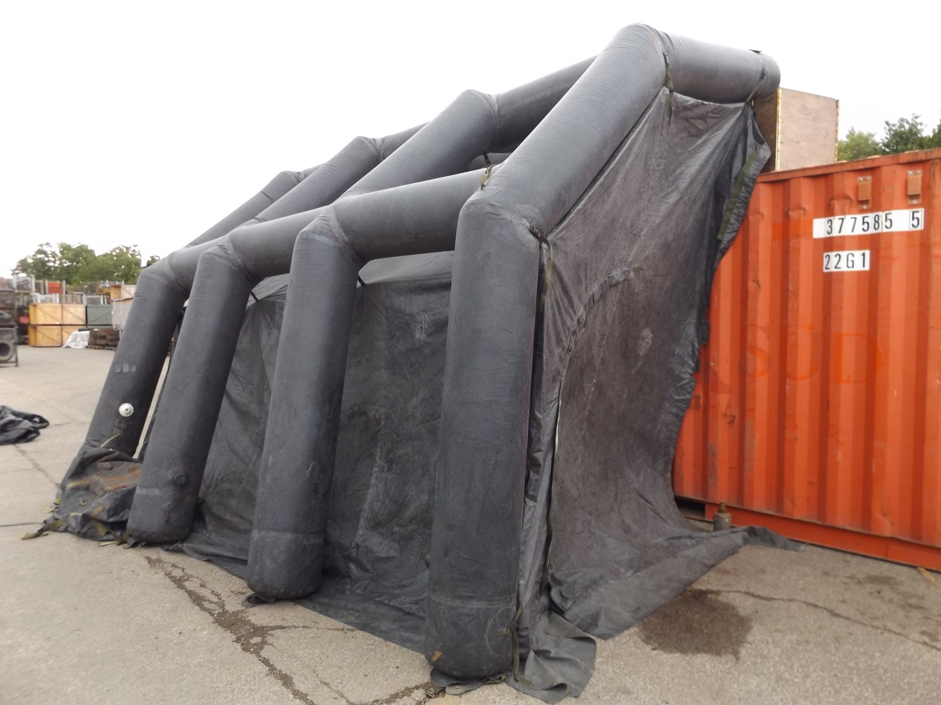 M.F.C. Inflatable Penthouse Shelter - Bild 2 aus 7