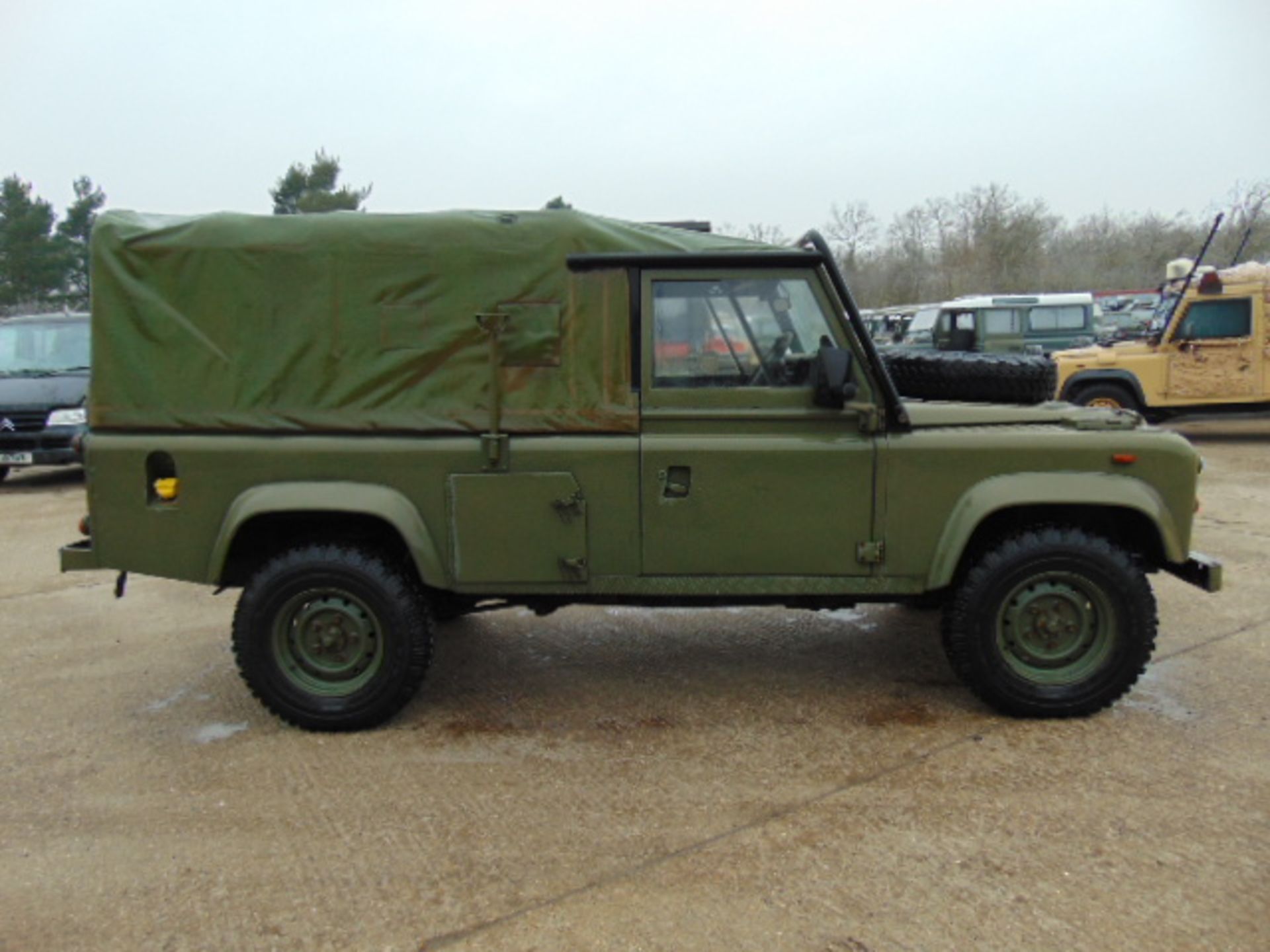 Land Rover TITHONUS 110 Soft Top - Image 5 of 18