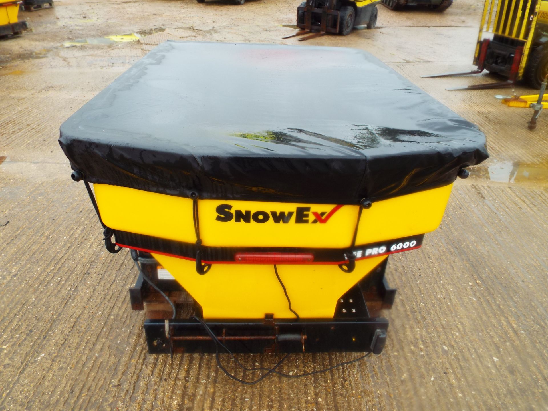 Snow Ex Vee Pro 6000 Salt Spreader - Image 2 of 15