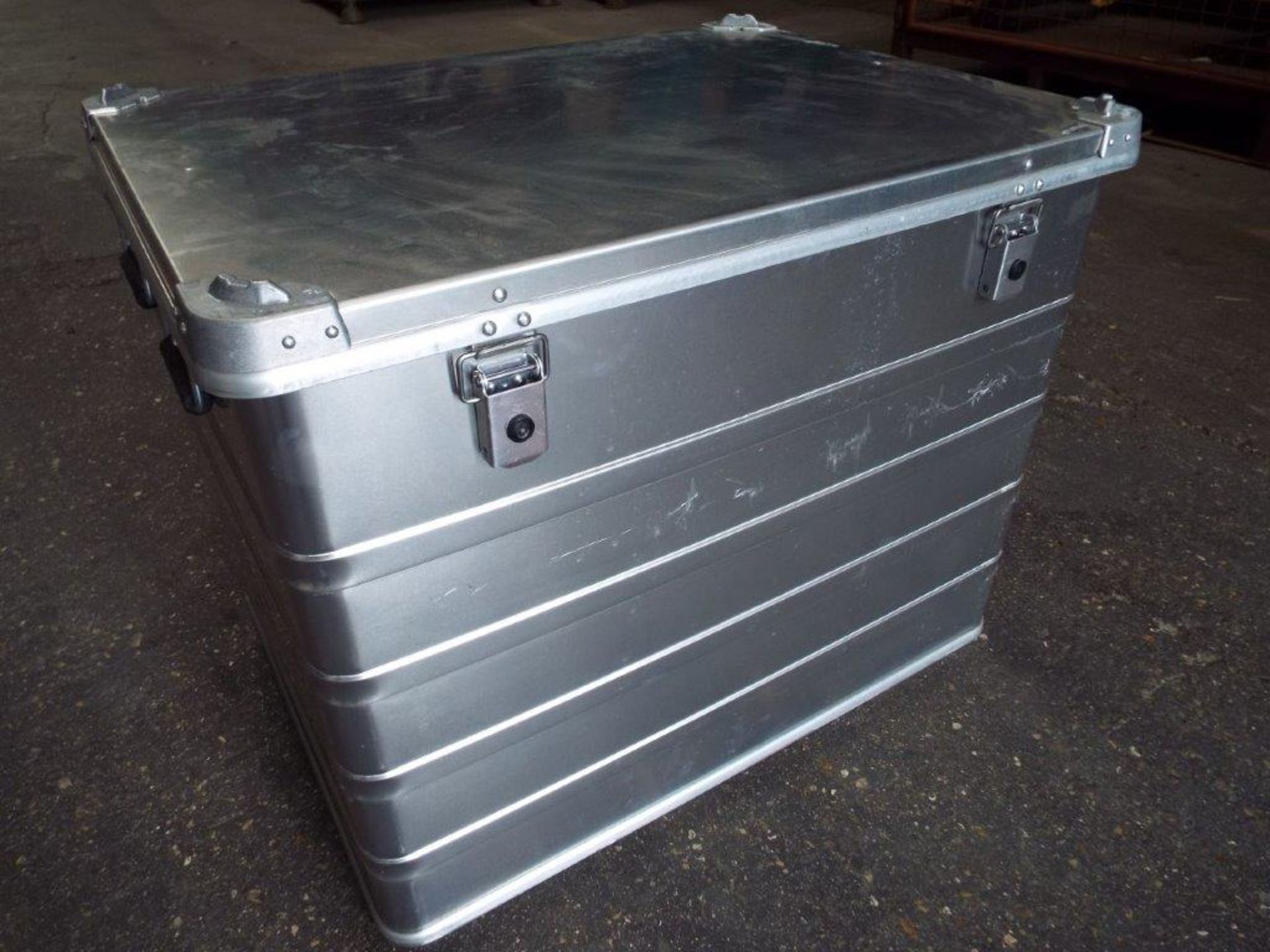 Unissued Heavy Duty Aluminium Stacking Case - Image 2 of 6