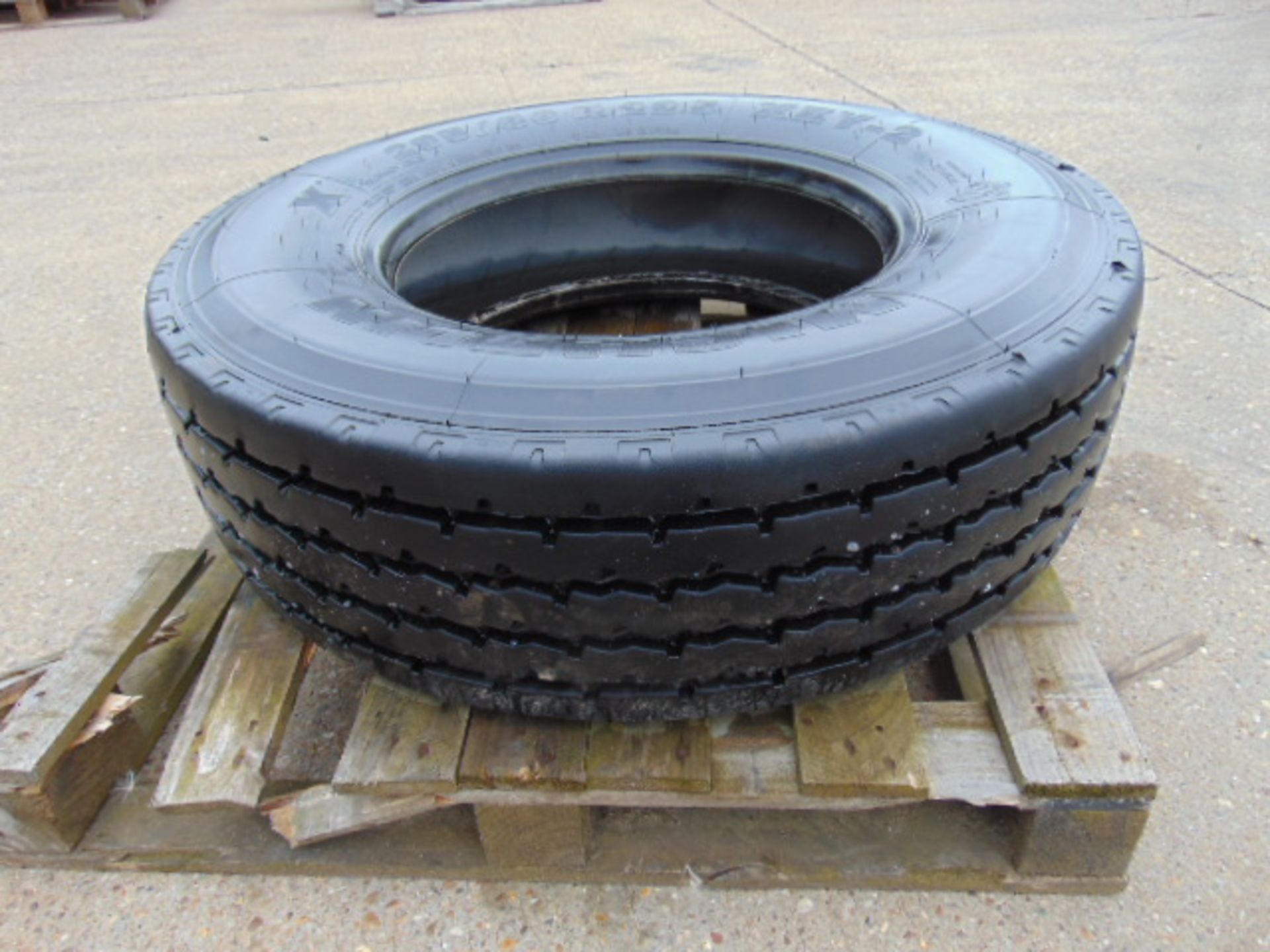 1 x Michelin XZY-2 295/80 R22.5 Tyre - Image 5 of 5