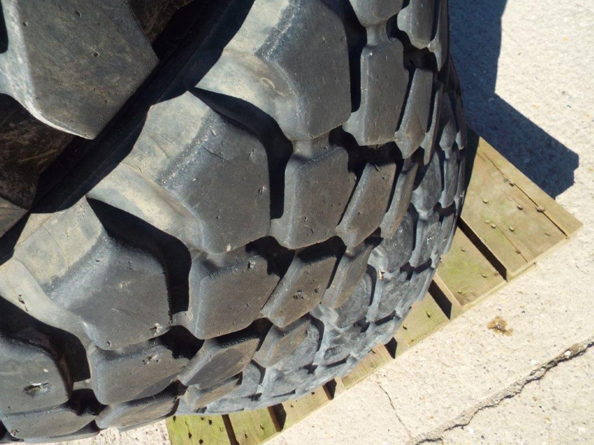4 x Michelin XZL 395/85 R20 Tyres with 10 Stud Rims - Image 3 of 8