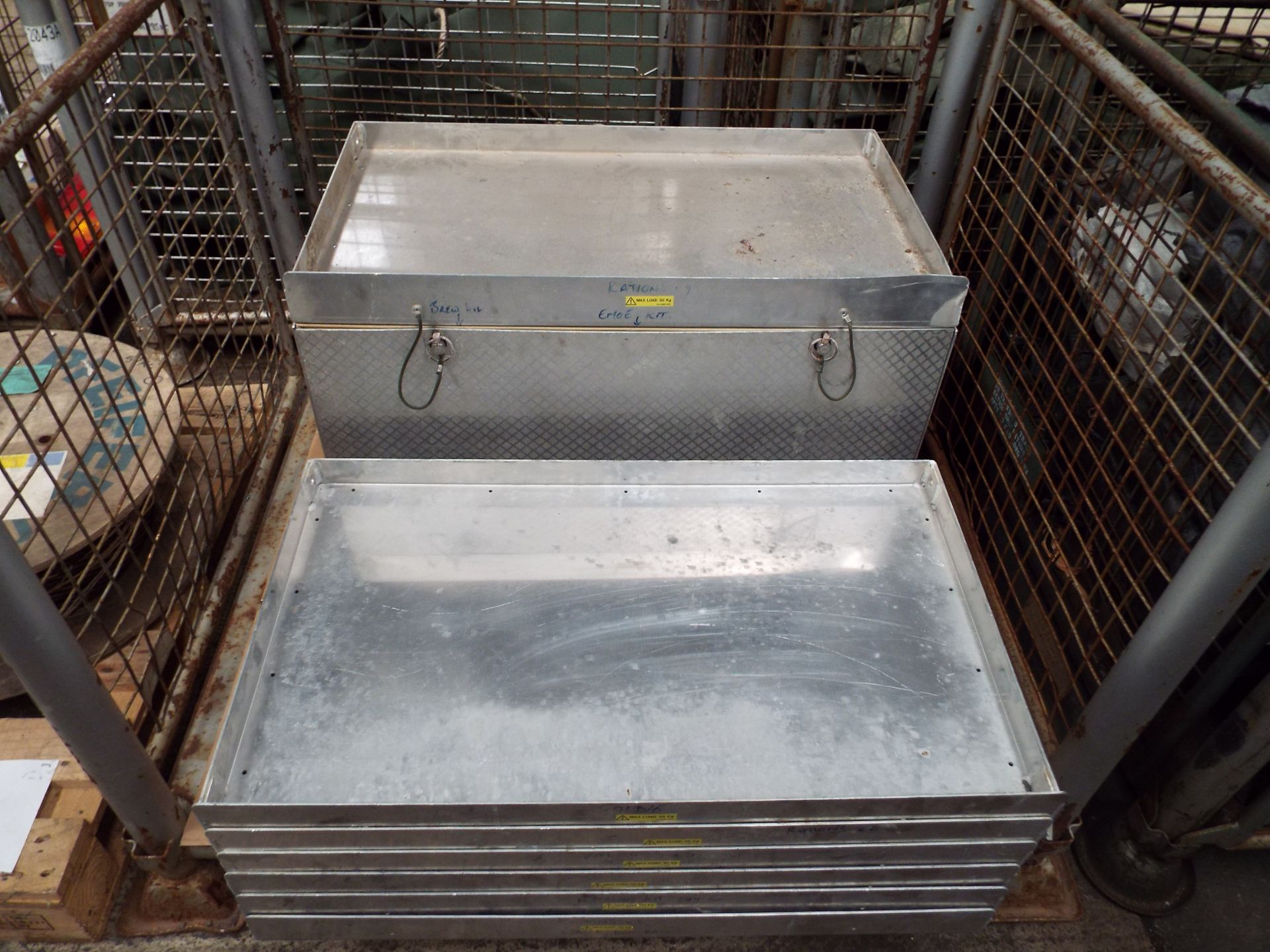 Heavy Duty Vehicle Ration Stowage Box with 6 x Aluminium Trays