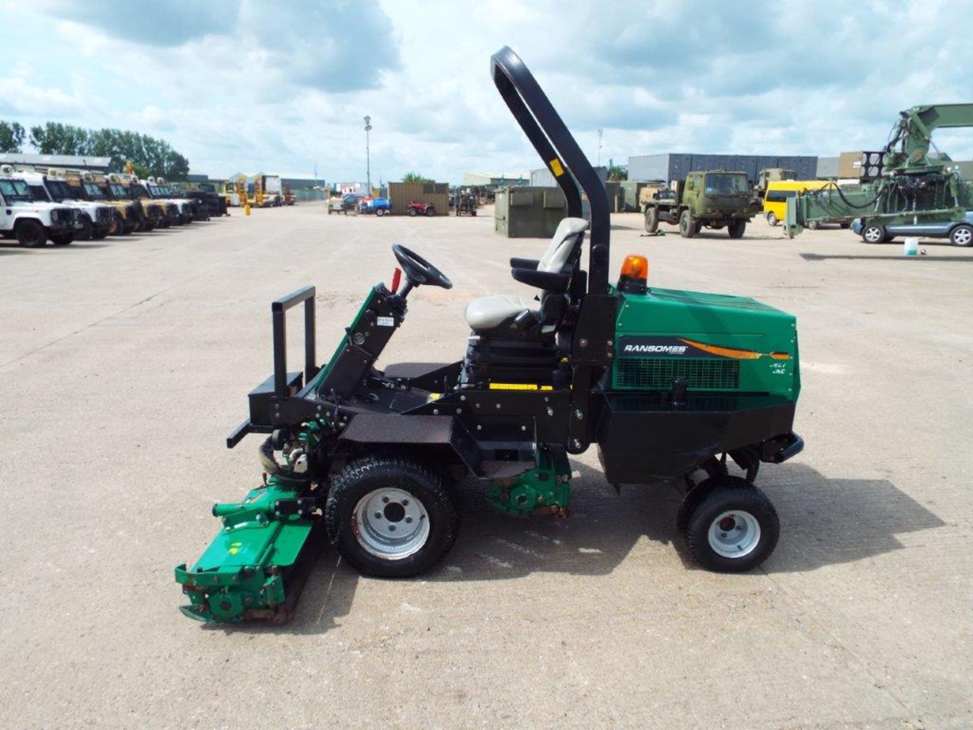 Ransomes Highway 2130 4WD Triple Gang Ride on Mower - Bild 4 aus 27