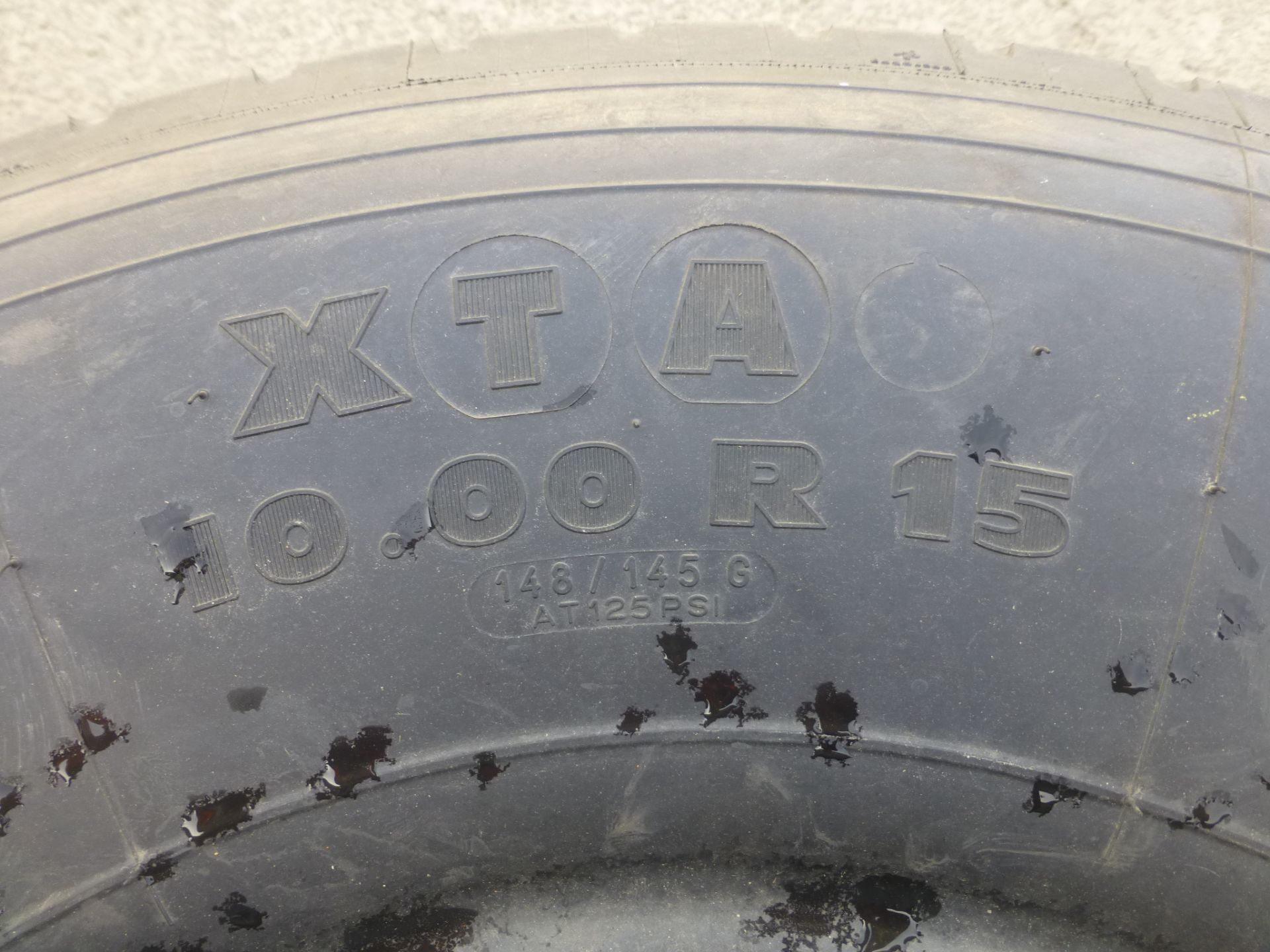 1 x Michelin XTA 10.00 R15 Tyre - Image 5 of 5