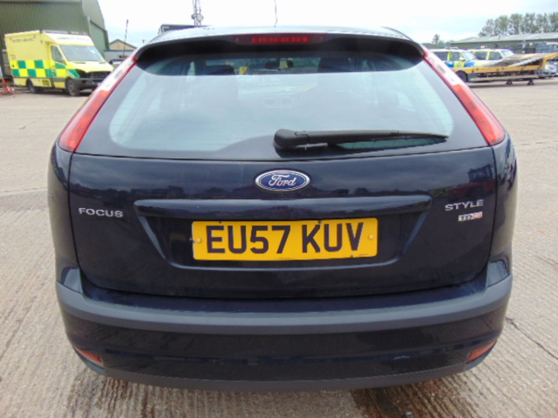 Ford Focus 1.8 TDCI Style Hatchback - Image 7 of 18
