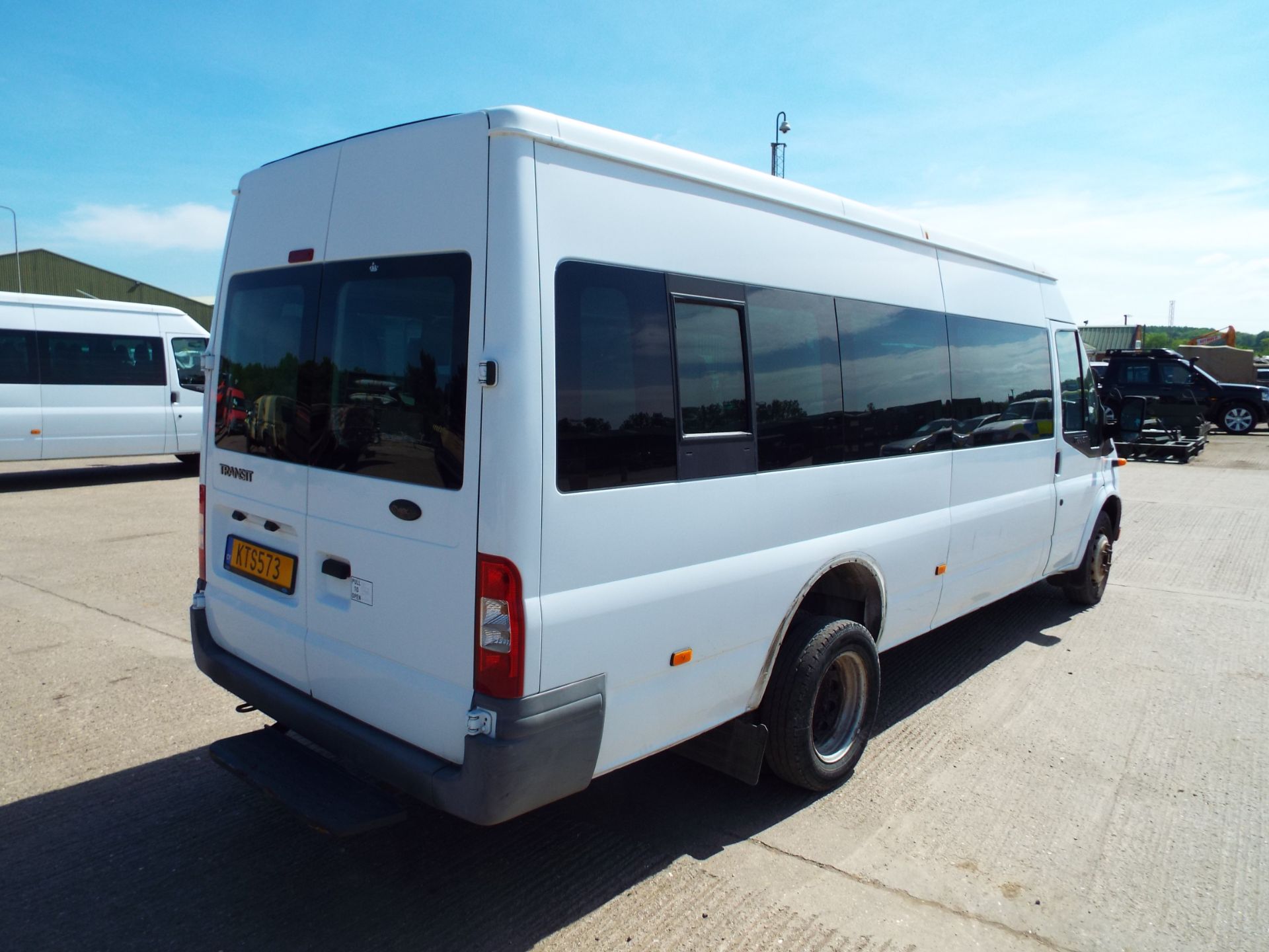 Ford Transit LWB 17 Seat Minibus - Bild 7 aus 19