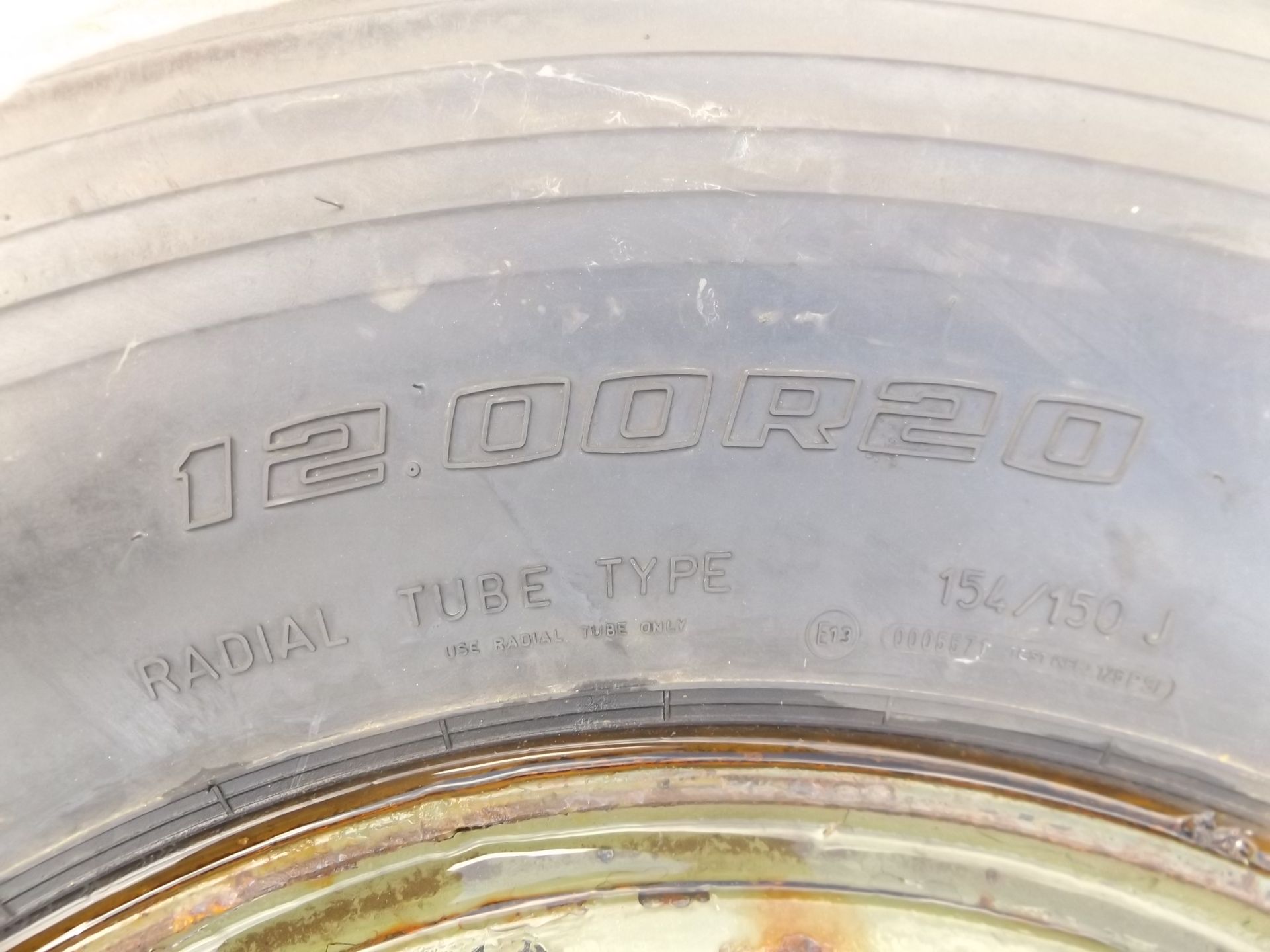 1 x Goodyear G388 12.00 R20 Tyre complete with 10 stud rim - Image 5 of 7