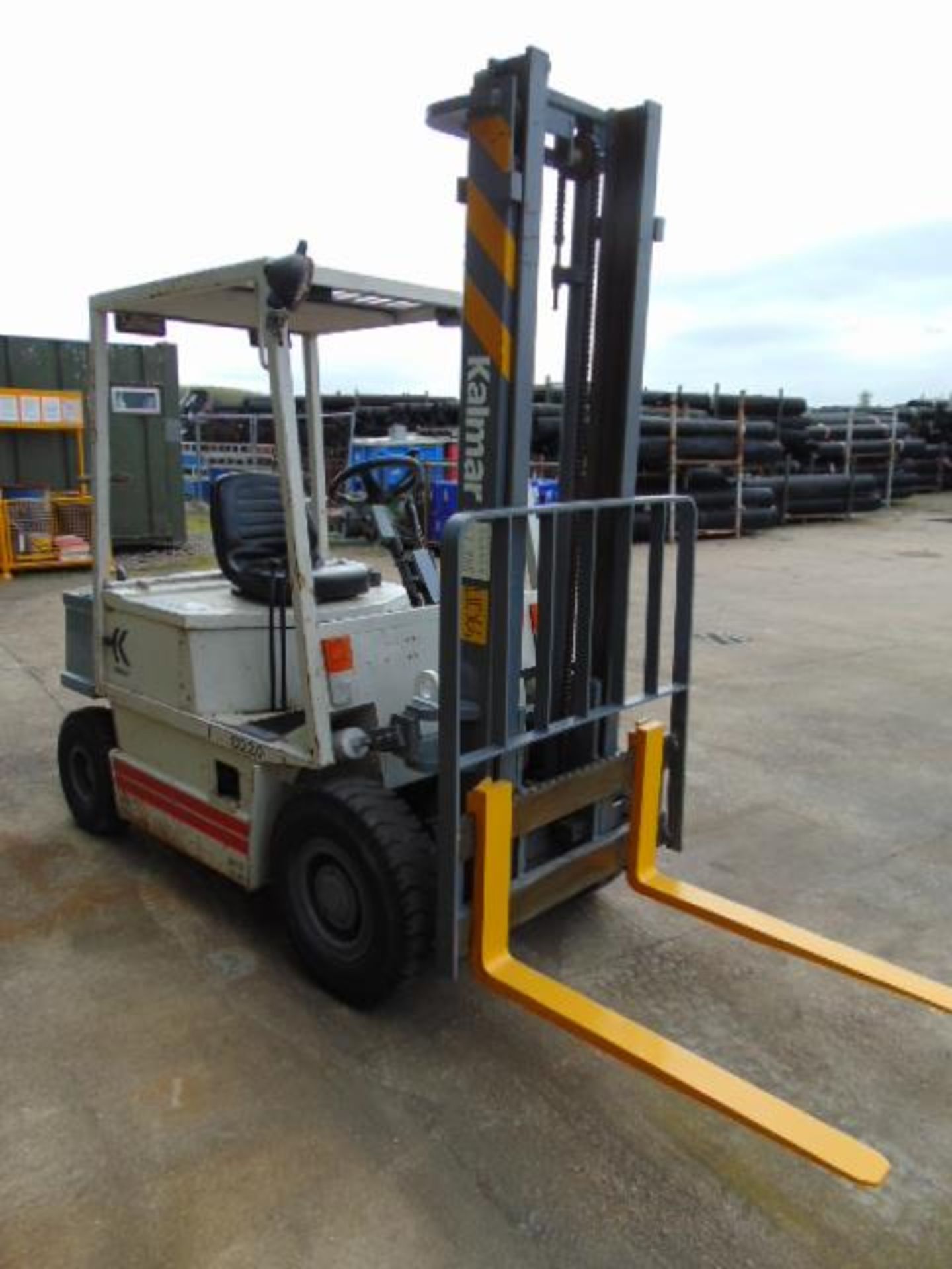 Kalmar 1814KG Perkins Diesel Forklift Truck ONLY 209 HRS - Image 7 of 18