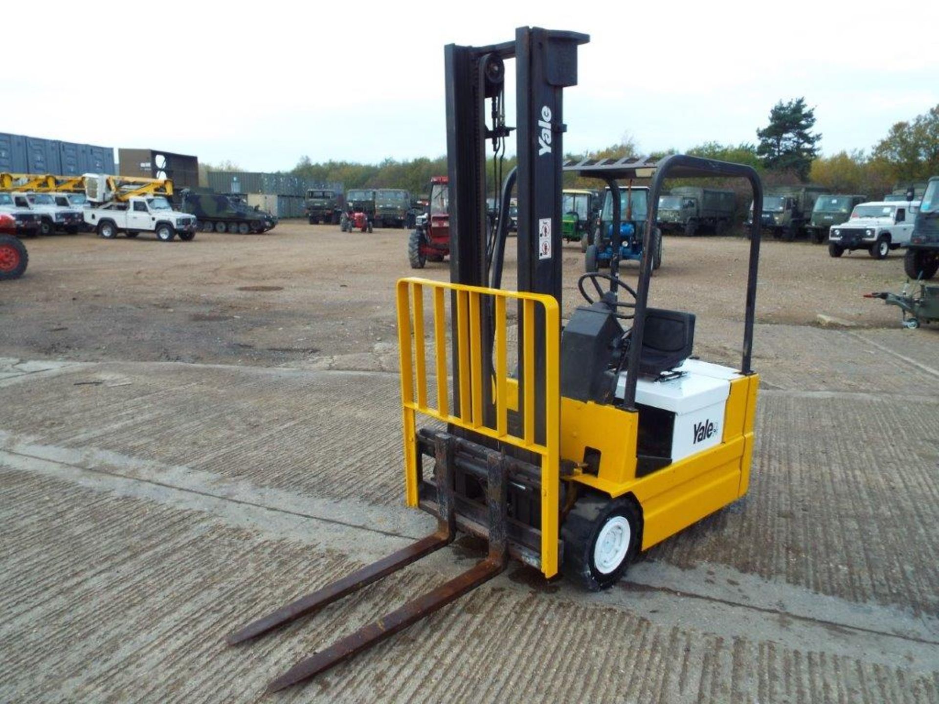 Yale ERP15TCE Electric Forklift with Sideshift - Image 4 of 24