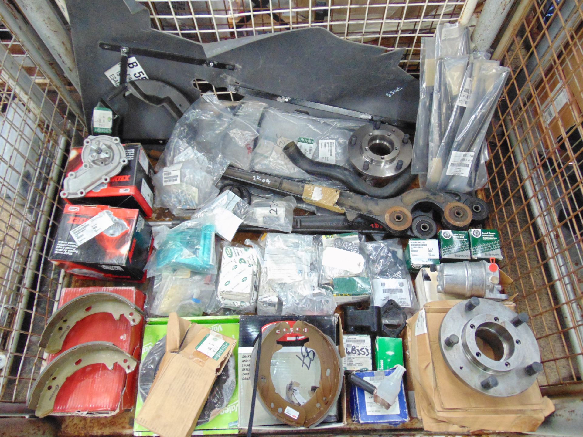 Mixed Stillage of Land Rover Parts