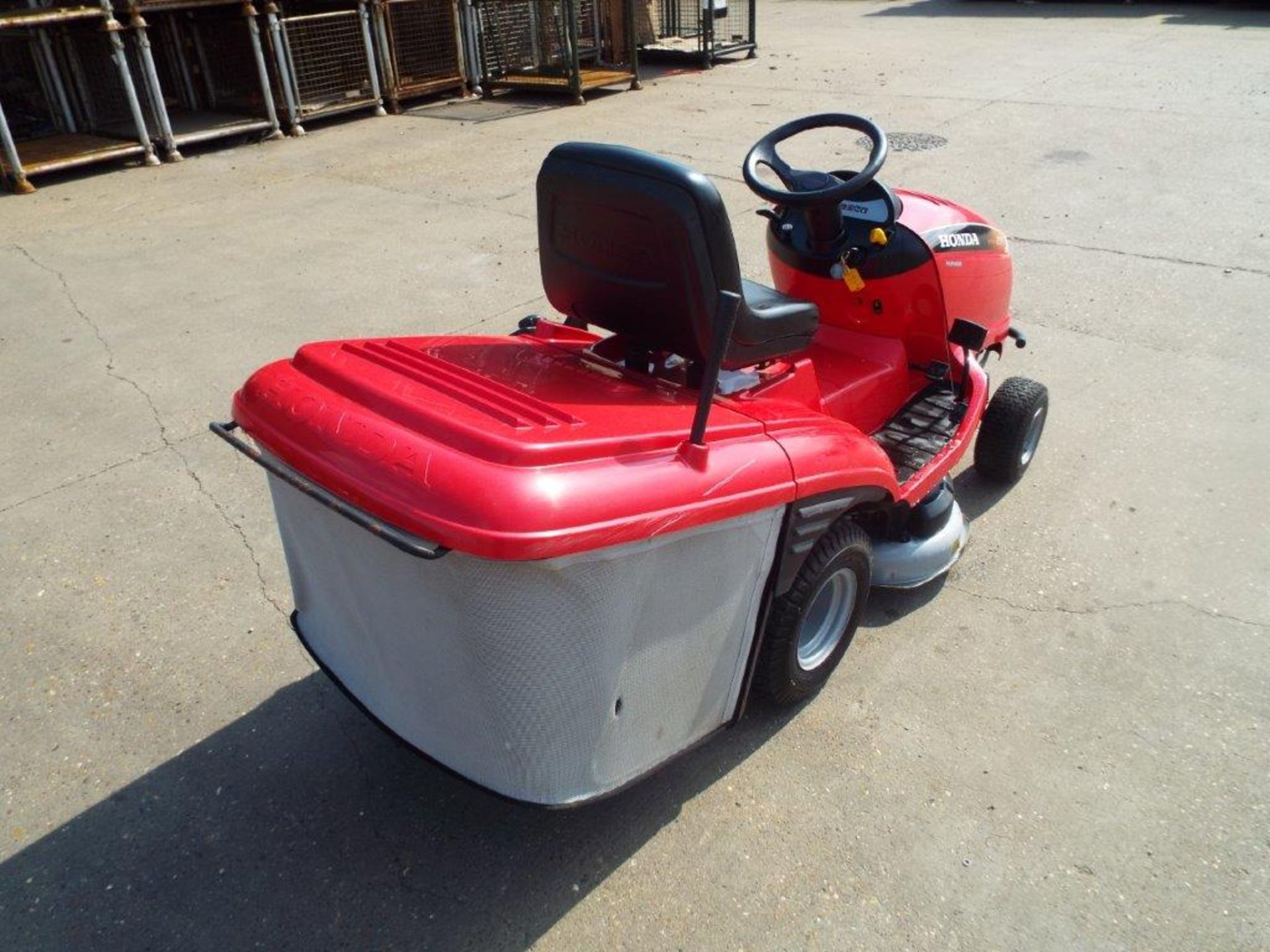 Honda HF2315 HME Ride On Mower - Bild 7 aus 18