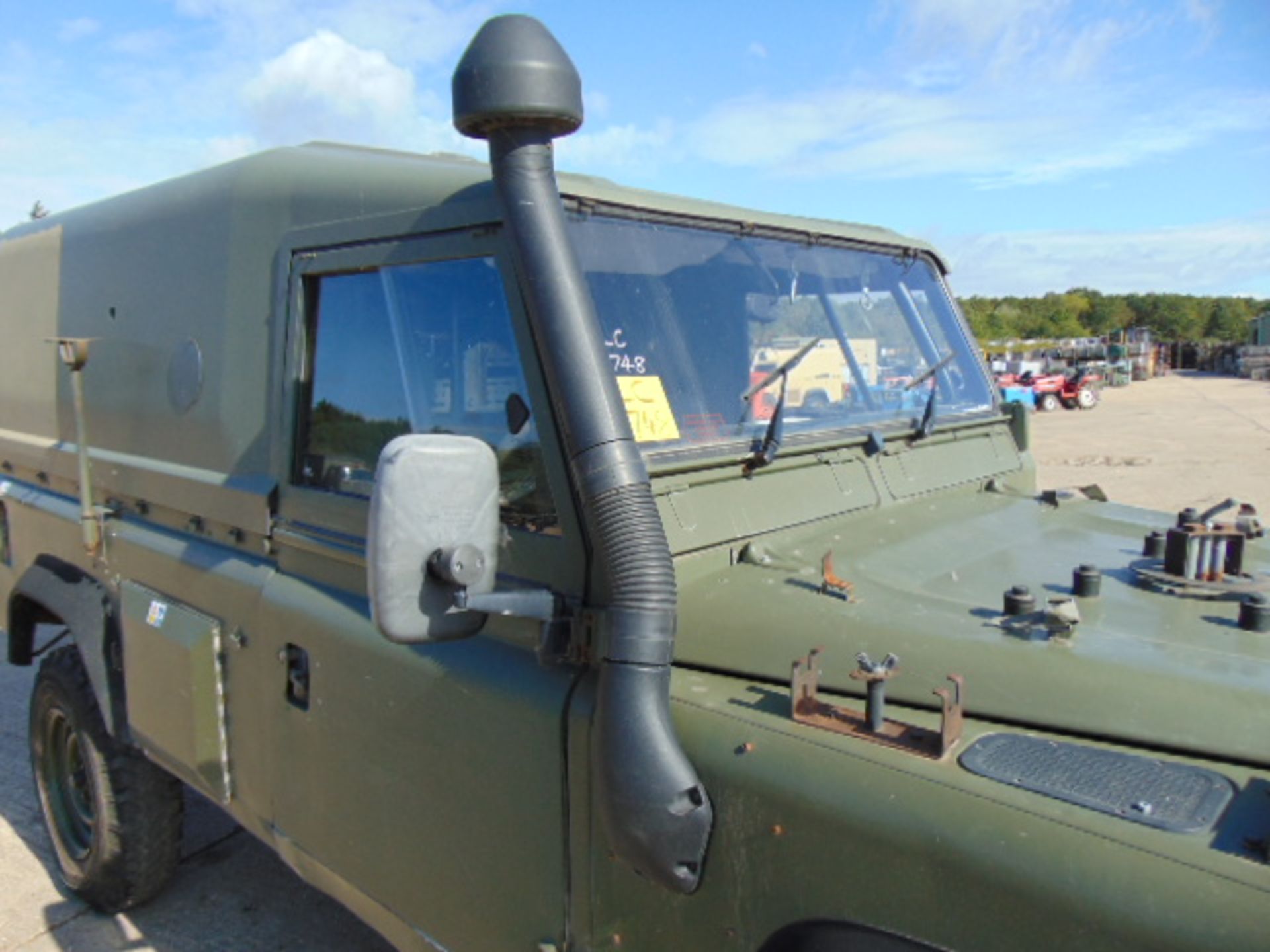Military Specification Land Rover Wolf 110 Hard Top - Bild 9 aus 22