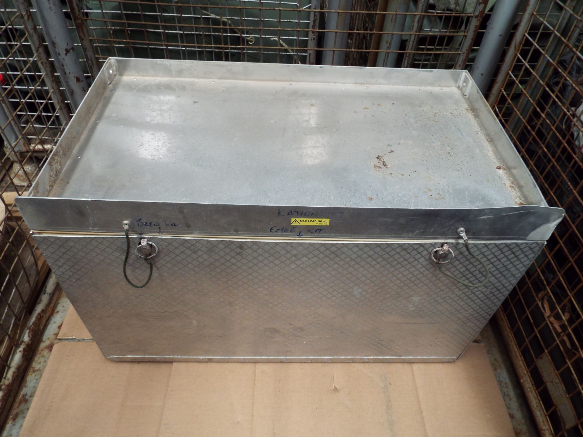 Heavy Duty Vehicle Ration Stowage Box with 6 x Aluminium Trays - Image 2 of 5