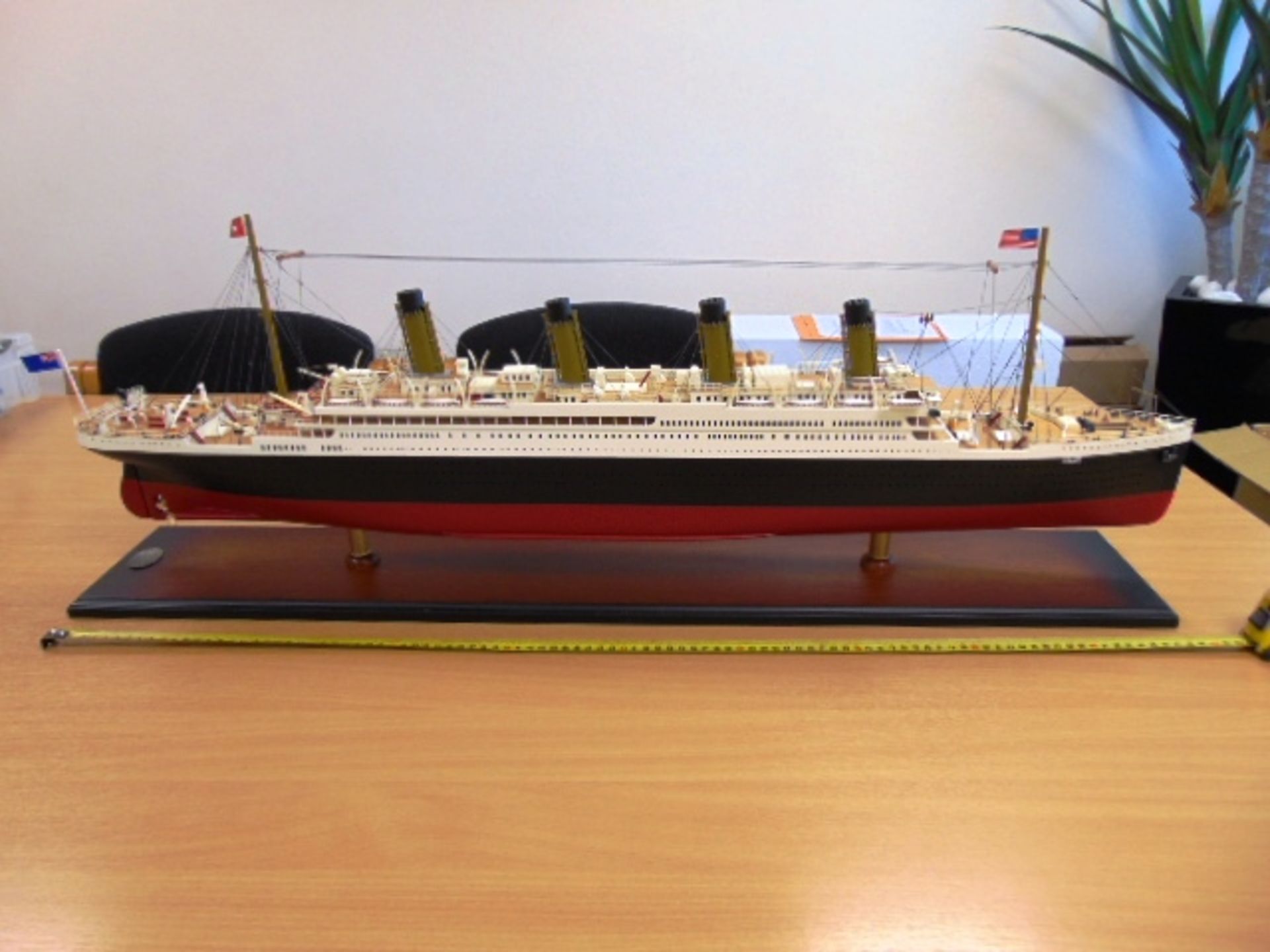 RMS Titanic Highly detailed wood scale model - Image 11 of 12