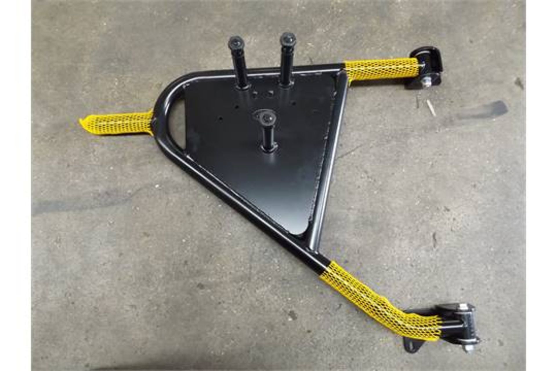 Land Rover Defender Soft Top Swing Out Spare Wheel Carrier Kit VPLDR0129 - Image 2 of 11