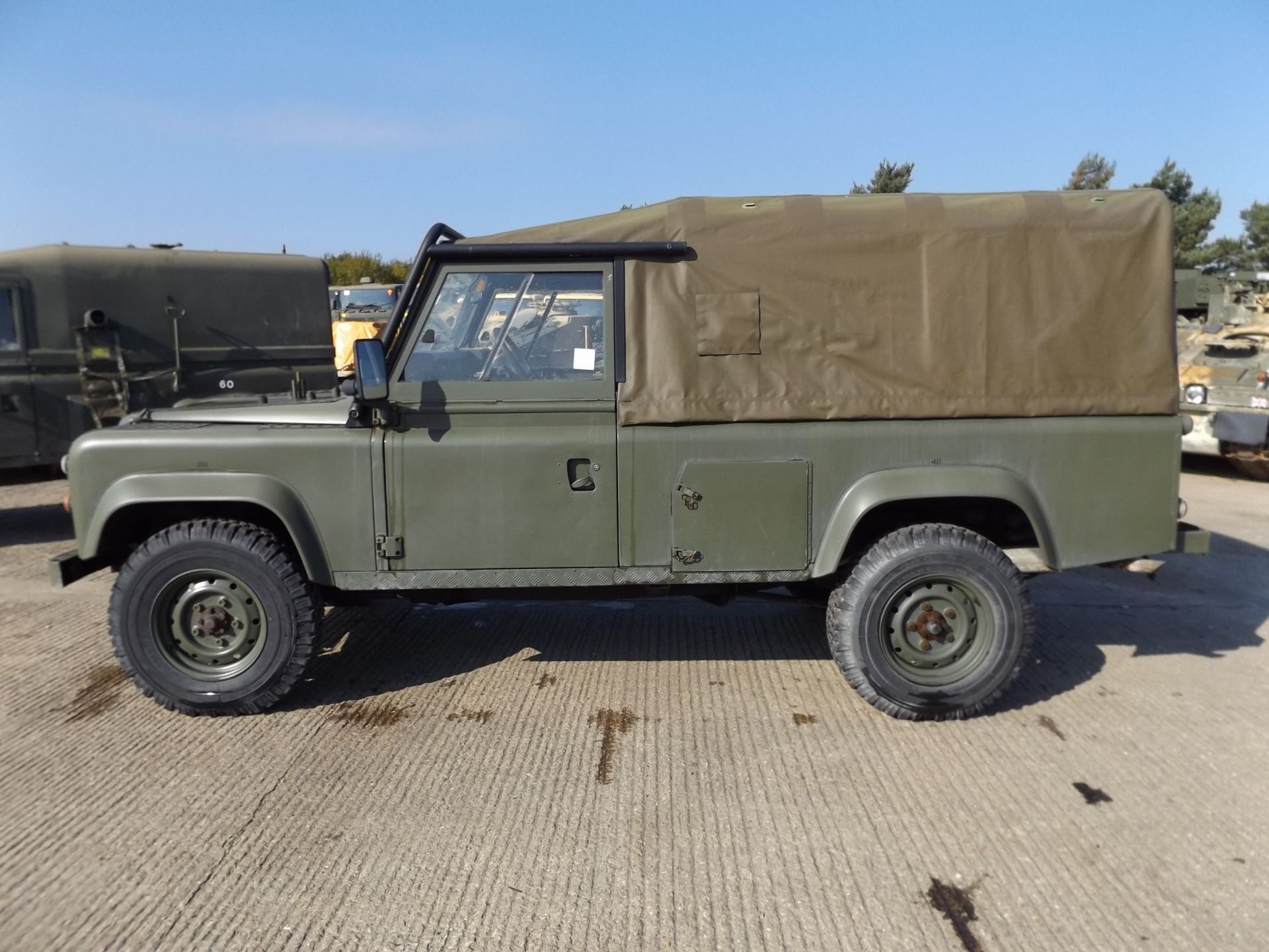 Land Rover TITHONUS 110 Soft Top - Image 5 of 18