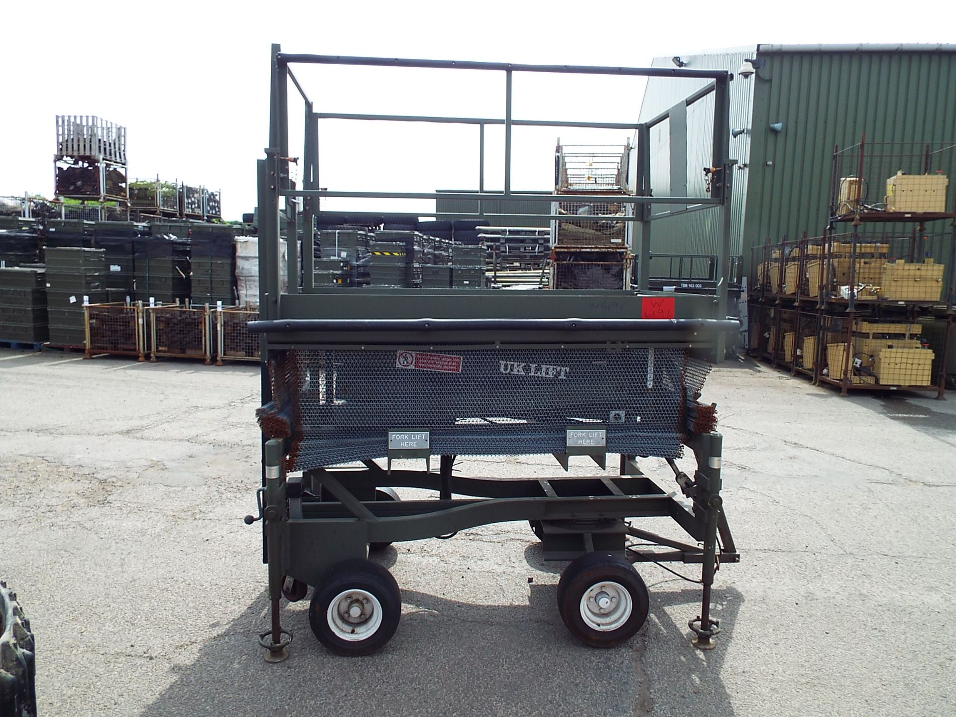 UK Lift 4m Mobile Hydraulic Work Platform - Image 6 of 17