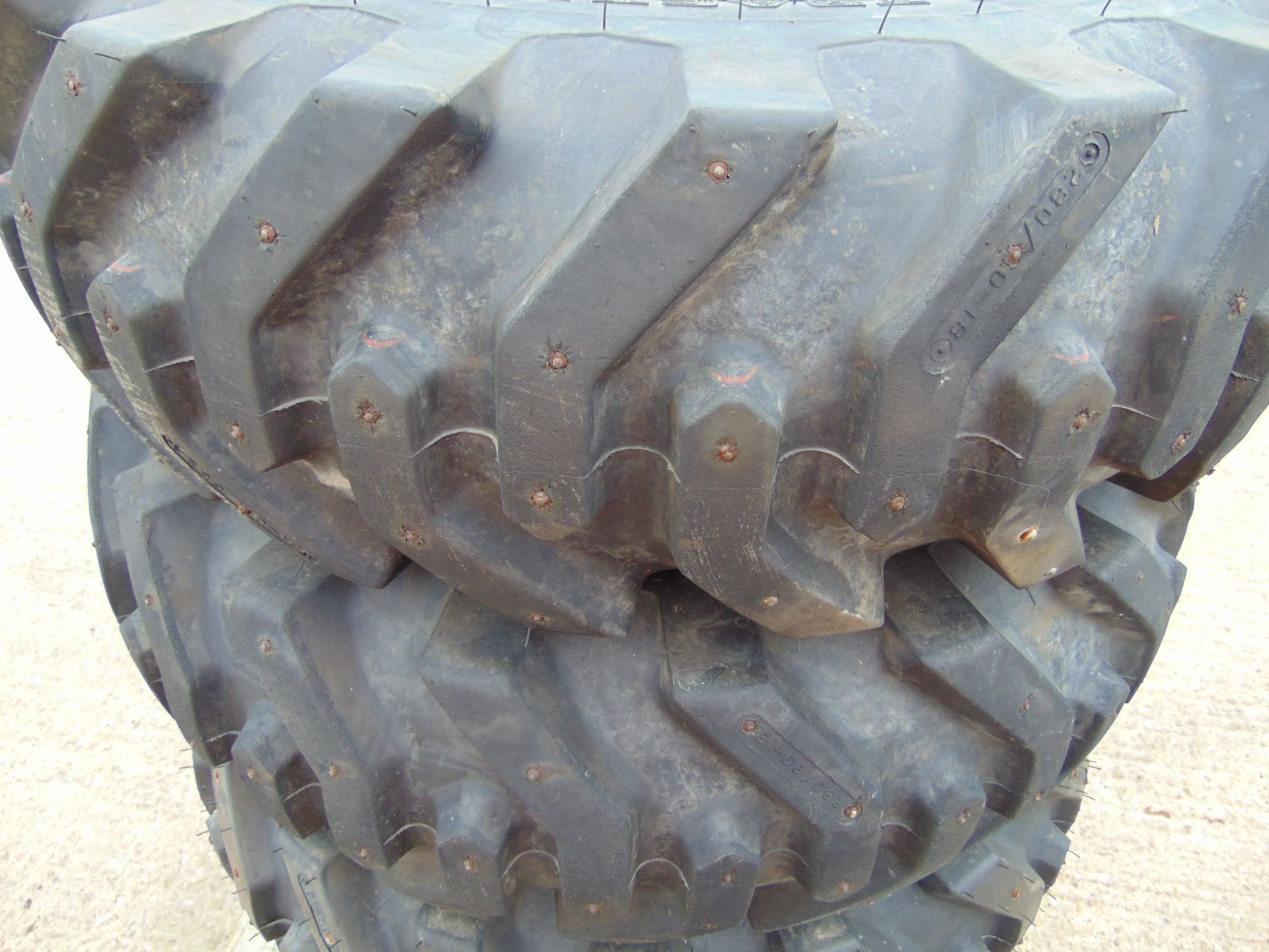 5 x Firestone Super Traction Loader 280/80-18 Industrial Studded Tyres on JCB Rims - Image 6 of 8