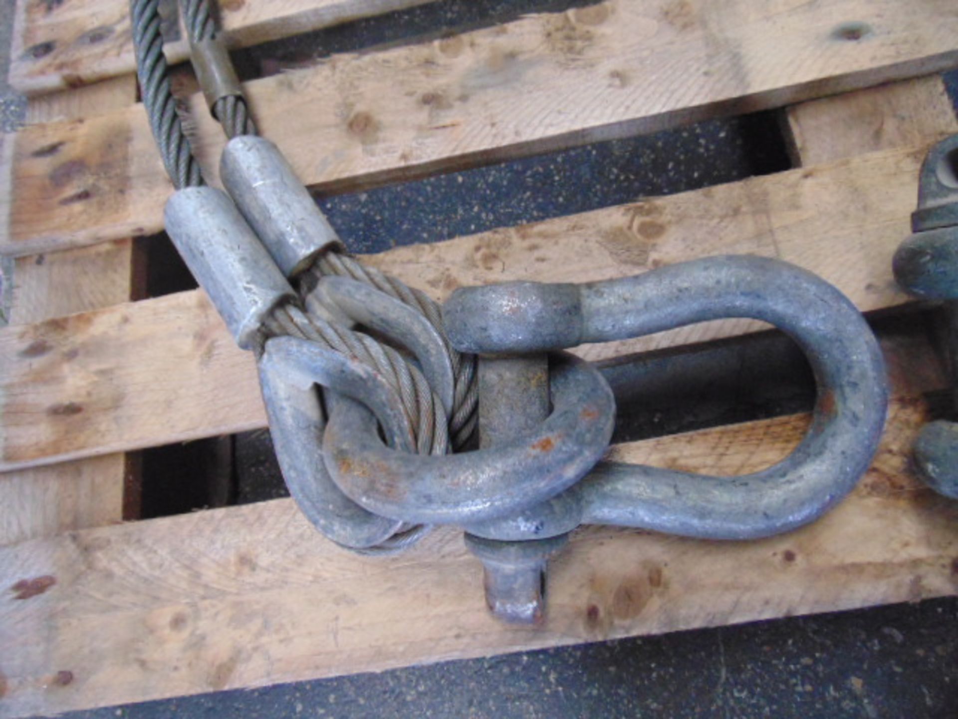 21.5 Tonne 2 Leg Wire Rope Recovery Sling with D Shackles - Image 2 of 5