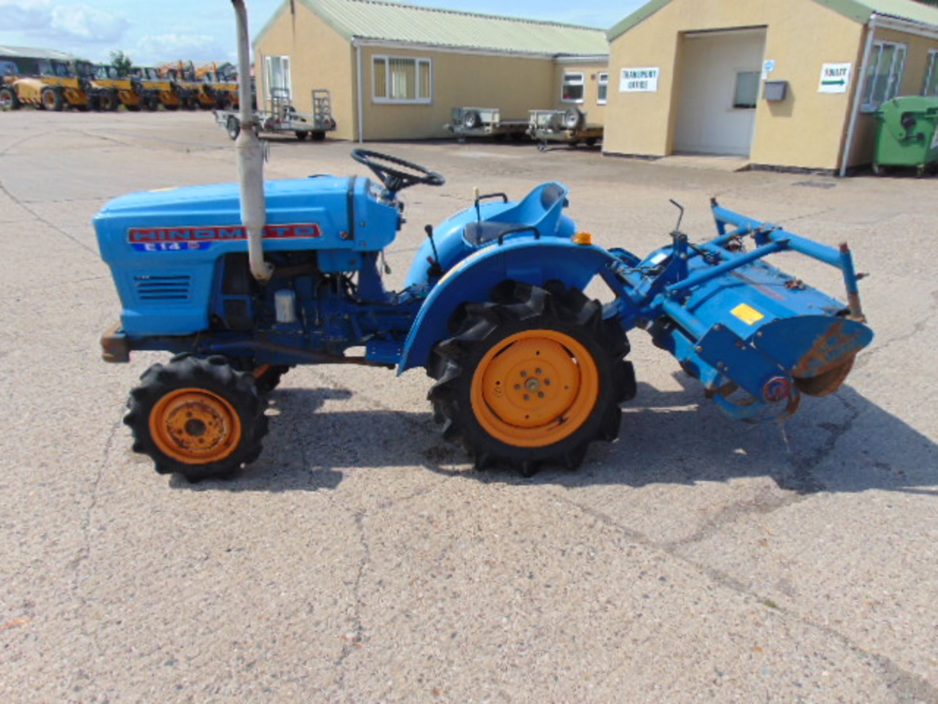 Hinomoto E14D Tractor 4 x 4 c/w DS1201 Rotovator 621 hours only - Image 4 of 18