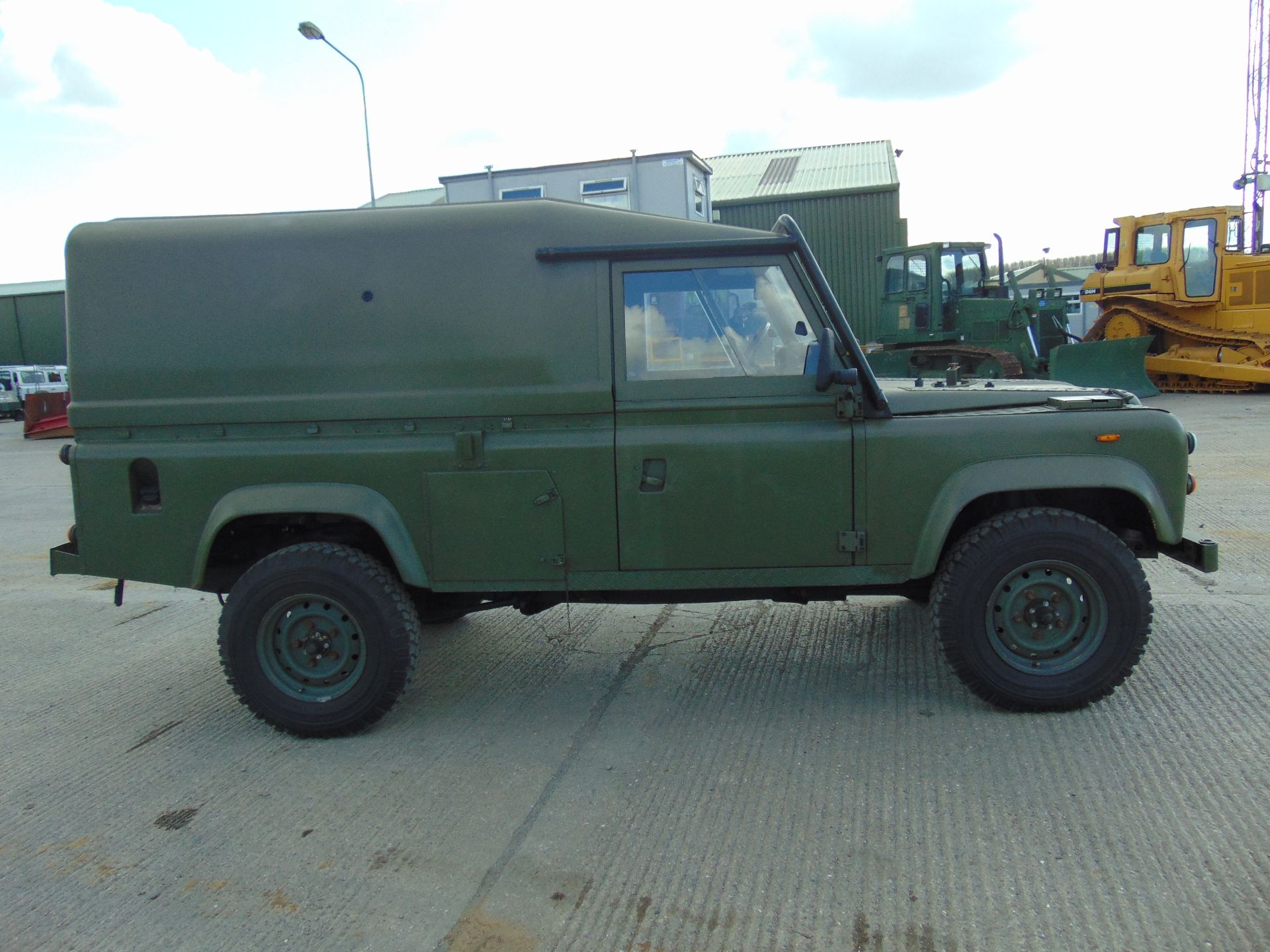 Land Rover TITHONUS 110 Hard Top - Image 5 of 17