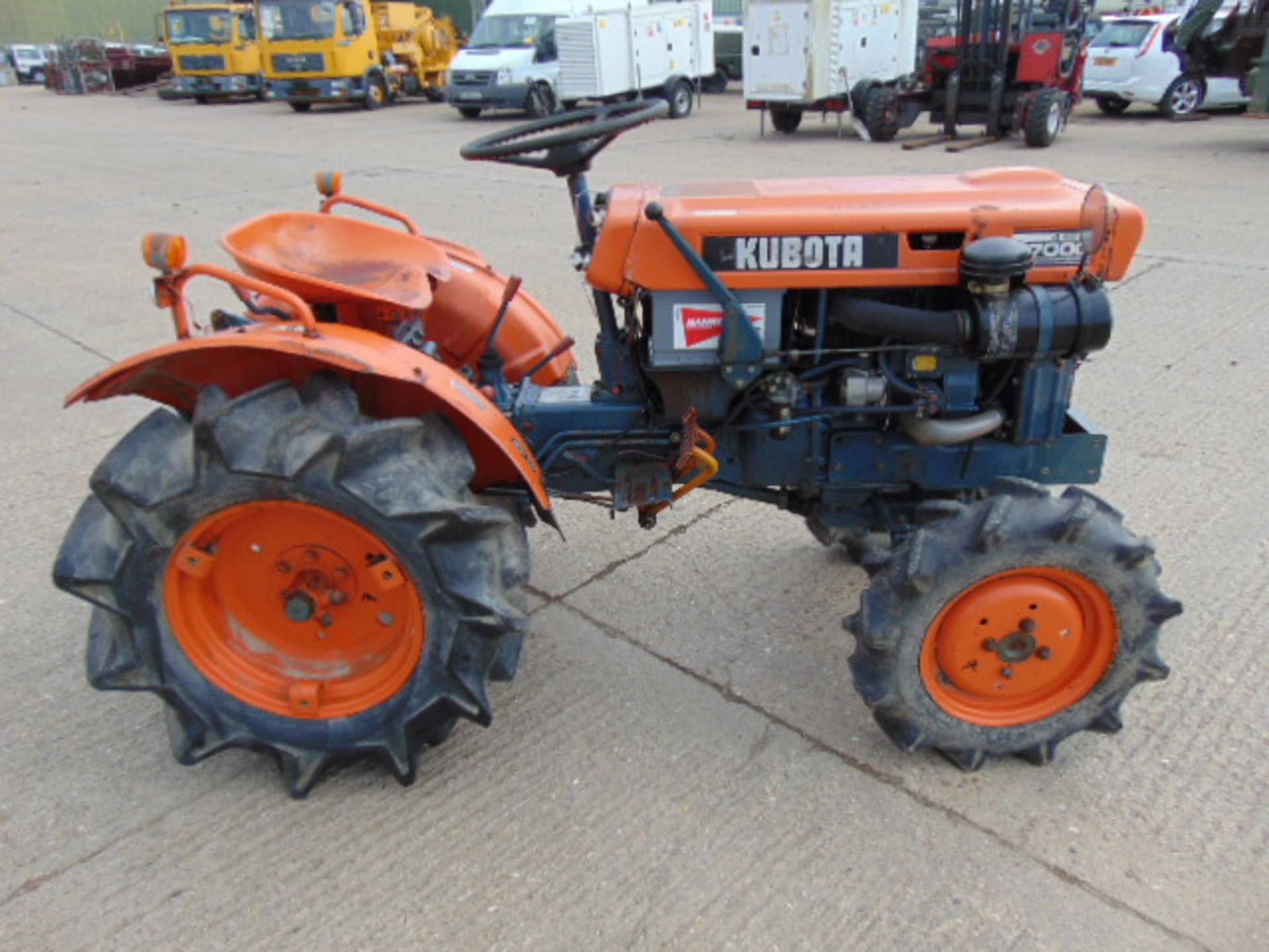 Kubota B7000 4WD Compact Tractor - Bild 4 aus 16