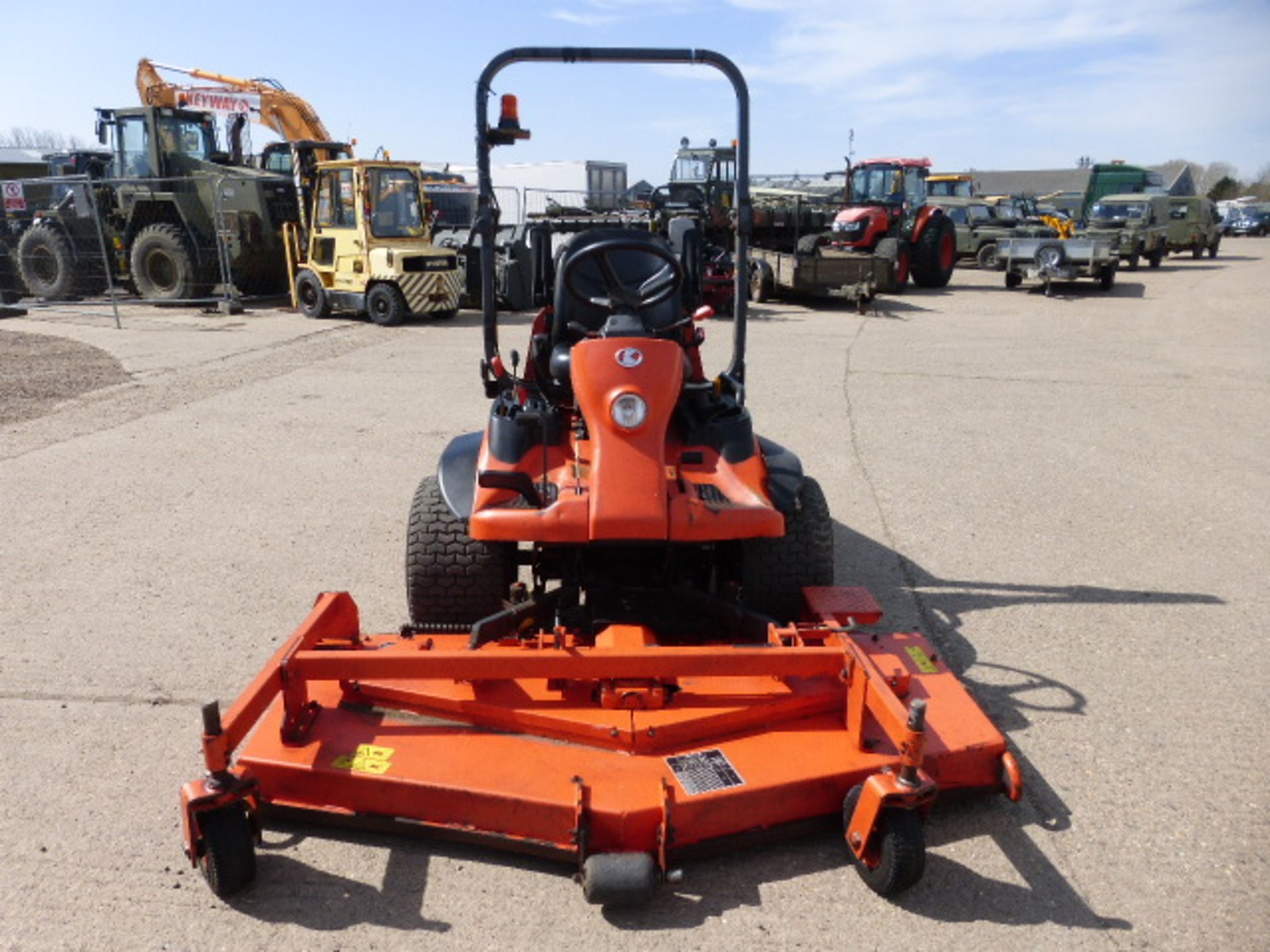 2009 Kubota F3680  4 x 4 Out Front Mower 36 HP Diesel - Image 2 of 14