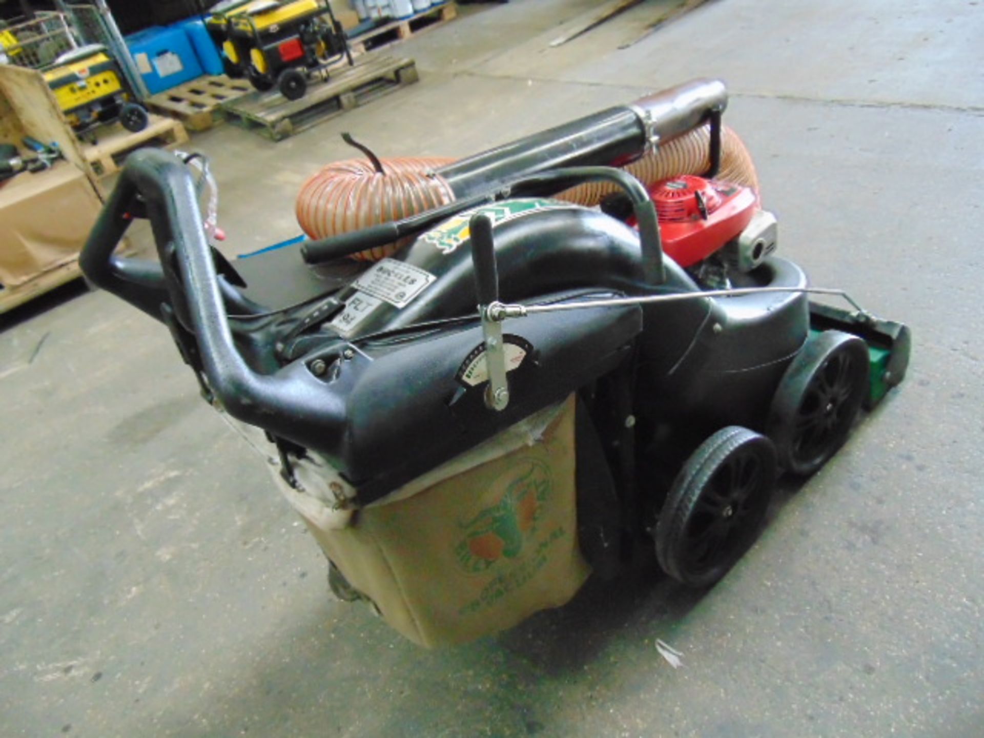 Billy Goat Professional Honda Powered Self Propelled Wheeled Vacuum - Bild 7 aus 15