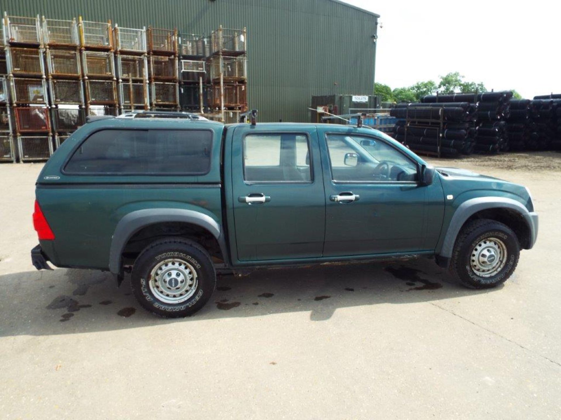 Isuzu D-Max Double Cab 2.5 Diesel 4 x 4 Pickup - Image 8 of 19