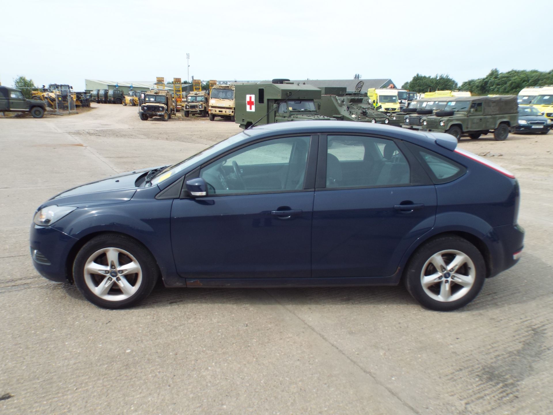 Ford Focus 1.8 TDDI Zetec Hatchback - Image 4 of 24