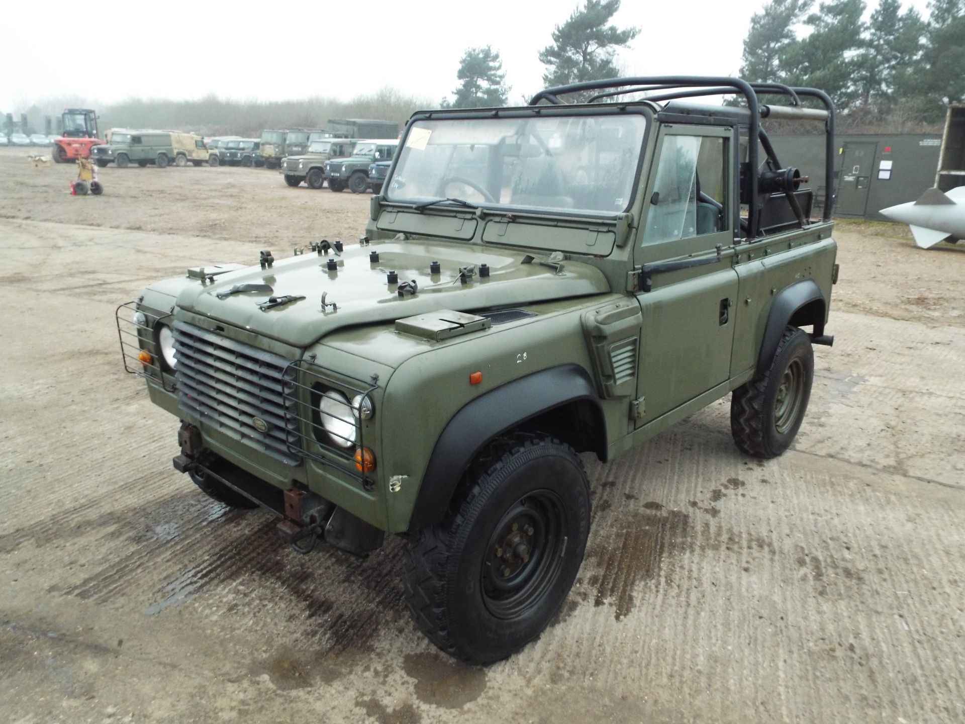 Military Specification Land Rover Wolf 90 Soft Top - Image 3 of 25